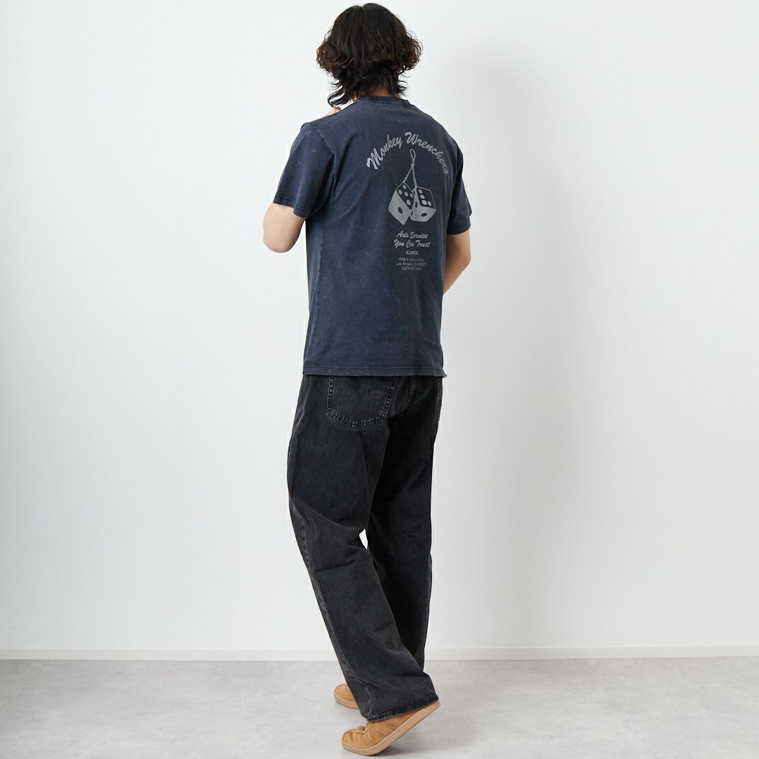 XLARGE [エクストララージ] モンキーレンチャーズ ショートスリーブTシャツ [101252011043] BLACK &&モデル身長：179cm 着用サイズ：M&&