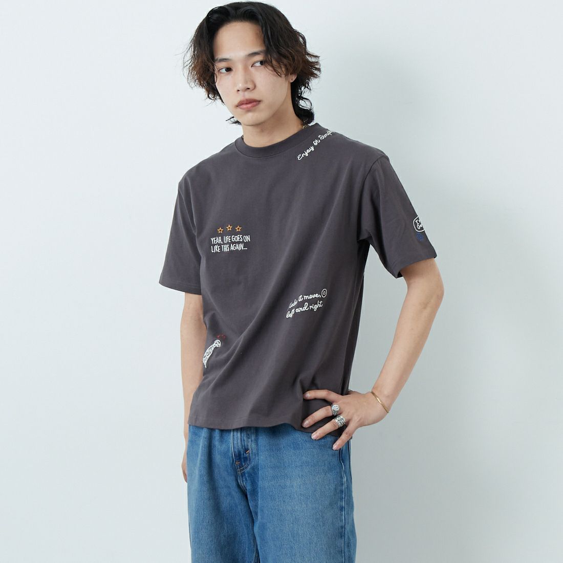 33Degrees [サーティスリーディグリーズ] 刺繍Tシャツ [TDR-252-019] 01 BLKﾄﾗ