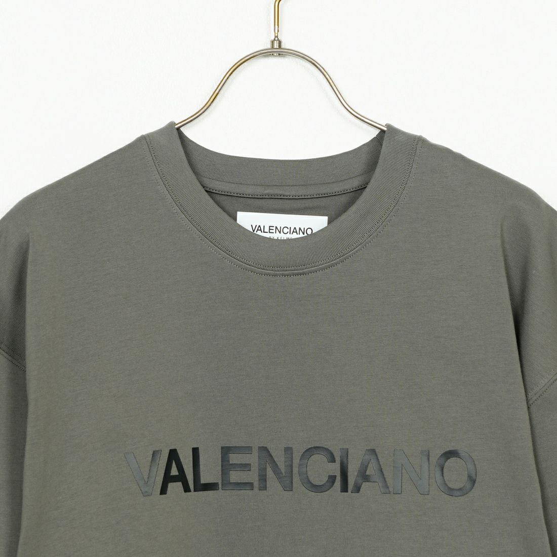 VALENCIANO BY KELME [バレンシアーノ バイ ケレメ] ロゴプリントTシャツ [KV25S500] 139 CEMENT