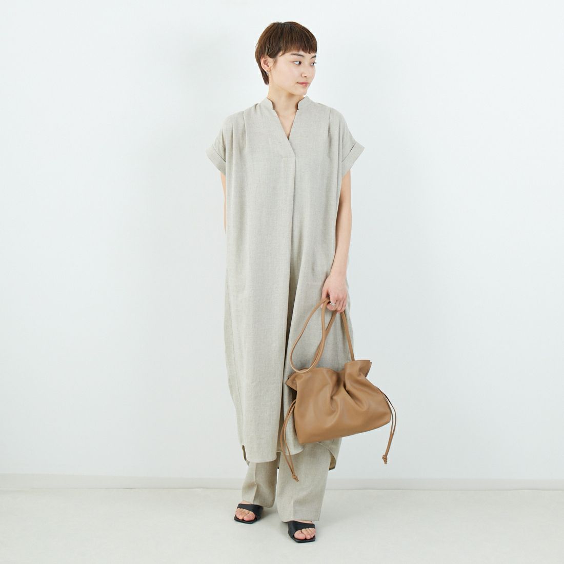 MICA&DEAL [マイカアンドディール] タックショルダーワンピース [0125204118] BEIGE &&モデル身長：160cm 着用サイズ：38&&