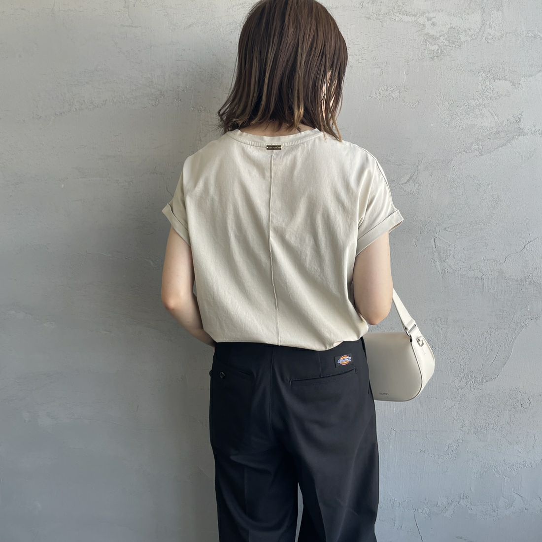 MICA&DEAL [マイカアンドディール] シティフォトプリントTシャツ [0125209136] BEIGE &&モデル身長：158cm 着用サイズ：F&&