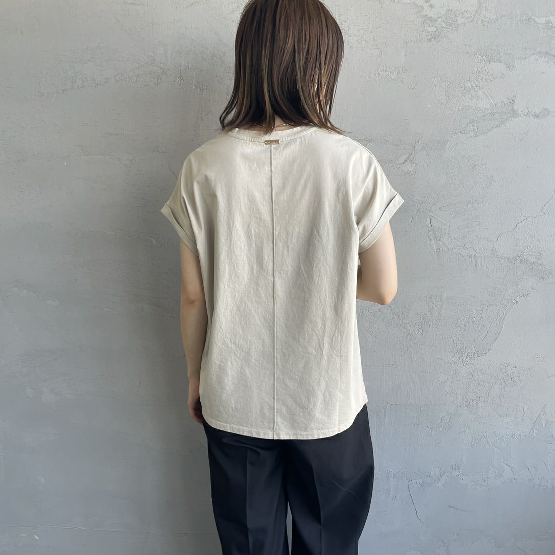 MICA&DEAL [マイカアンドディール] シティフォトプリントTシャツ [0125209136] BEIGE &&モデル身長：158cm 着用サイズ：F&&