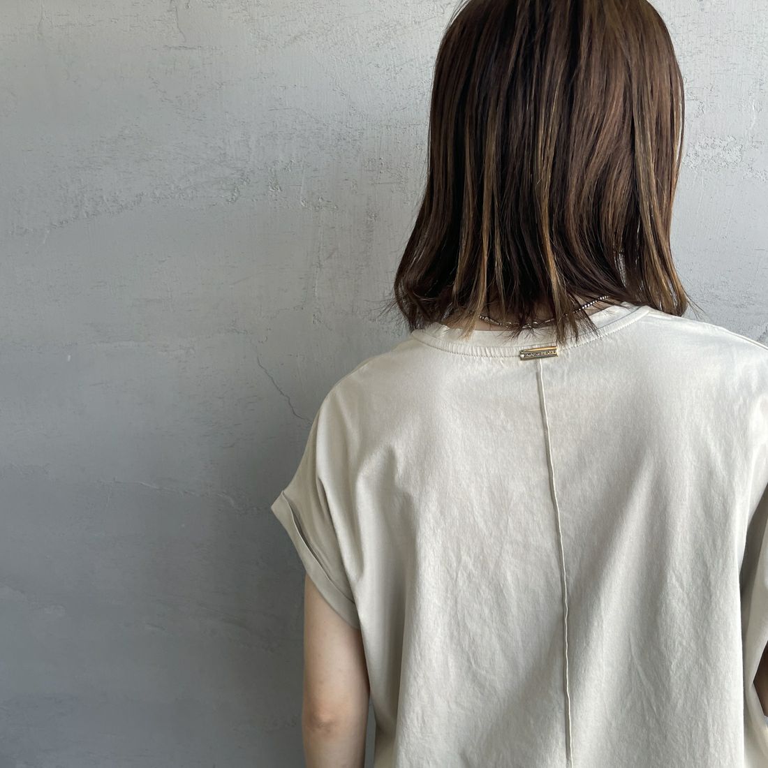 MICA&DEAL [マイカアンドディール] シティフォトプリントTシャツ [0125209136] BEIGE &&モデル身長：158cm 着用サイズ：F&&