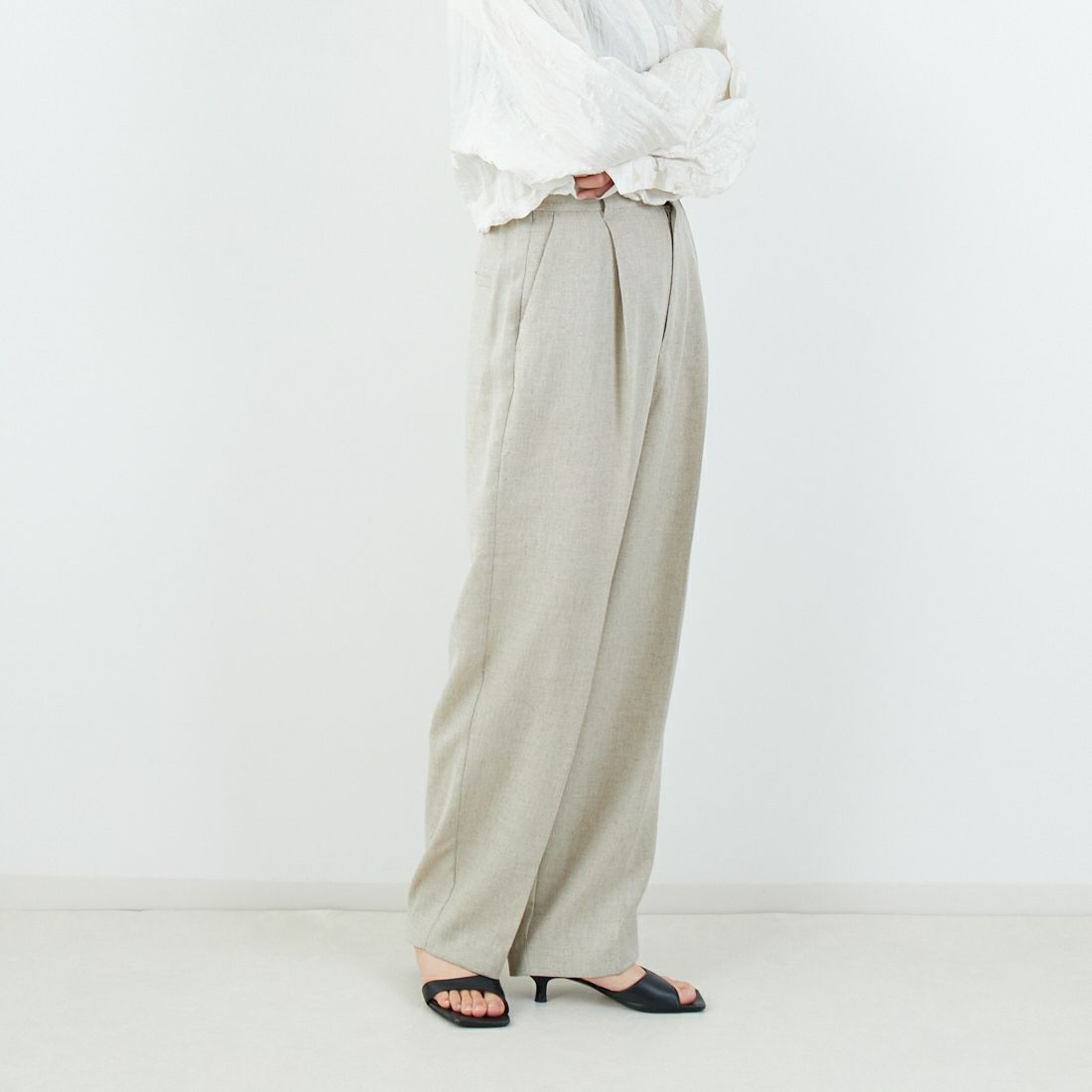 MICA&DEAL [マイカアンドディール] ハイウエストコクーンパンツ [0125203117] BEIGE &&モデル身長：160cm 着用サイズ：36&&