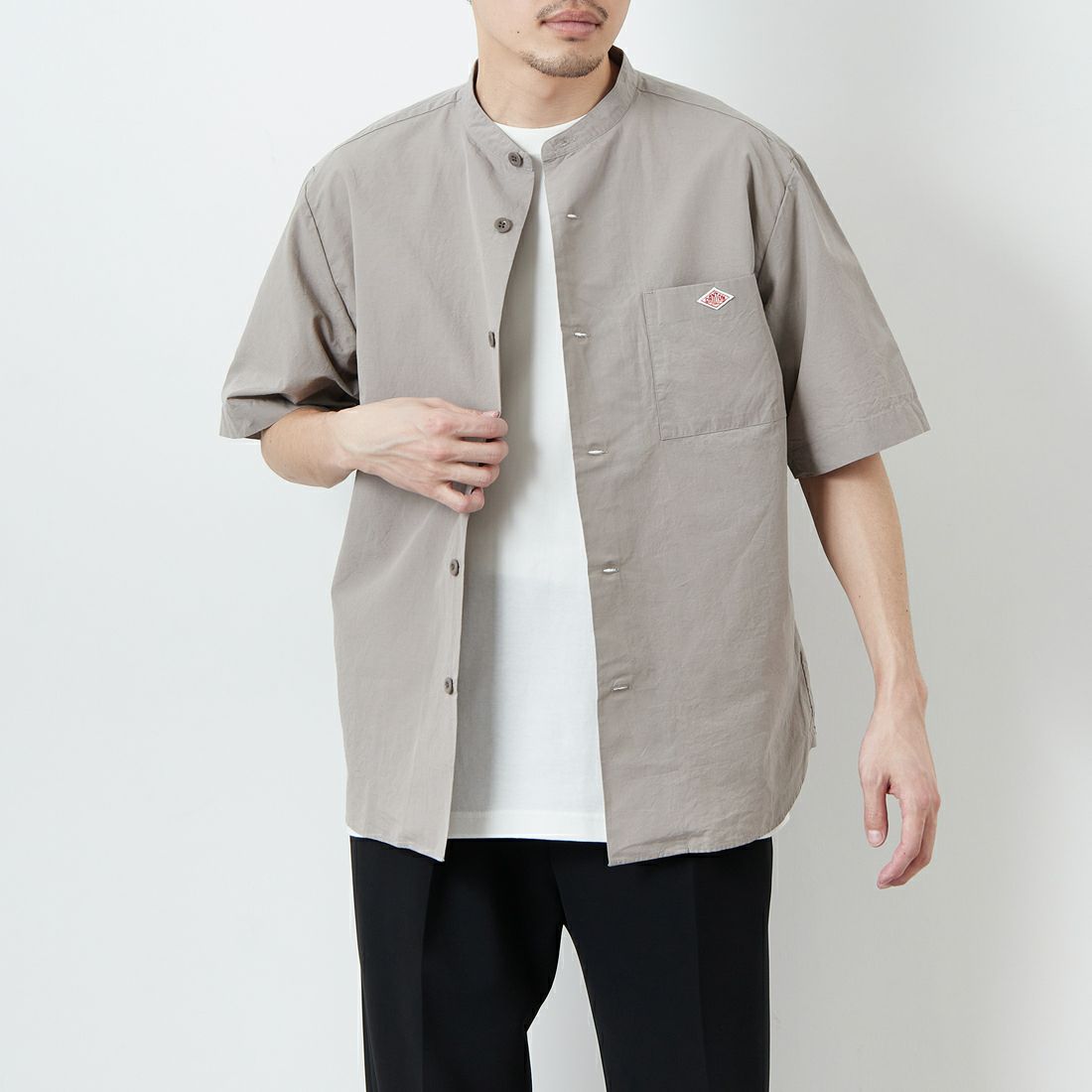 DANTON [ダントン] コットンリネン バンドカラーシャツ [JD-3788SCL] GREIGE &&モデル身長：168cm 着用サイズ：38&&