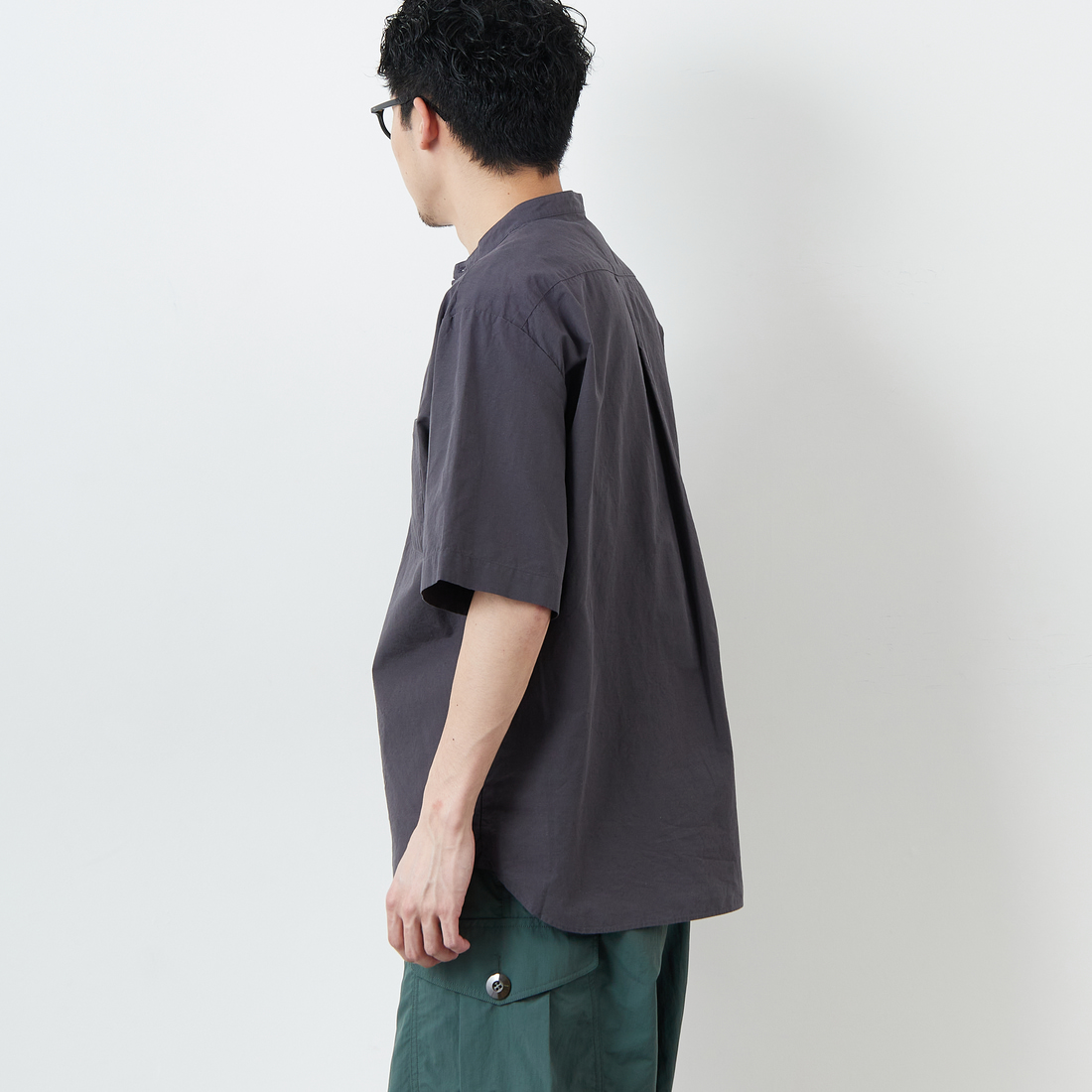 DANTON [ダントン] コットンリネン バンドカラーシャツ [JD-3788SCL] GREIGE &&モデル身長：168cm 着用サイズ：38&&