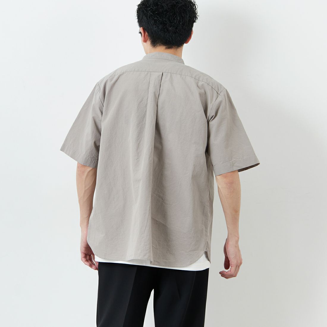 DANTON [ダントン] コットンリネン バンドカラーシャツ [JD-3788SCL] GREIGE &&モデル身長：168cm 着用サイズ：38&&