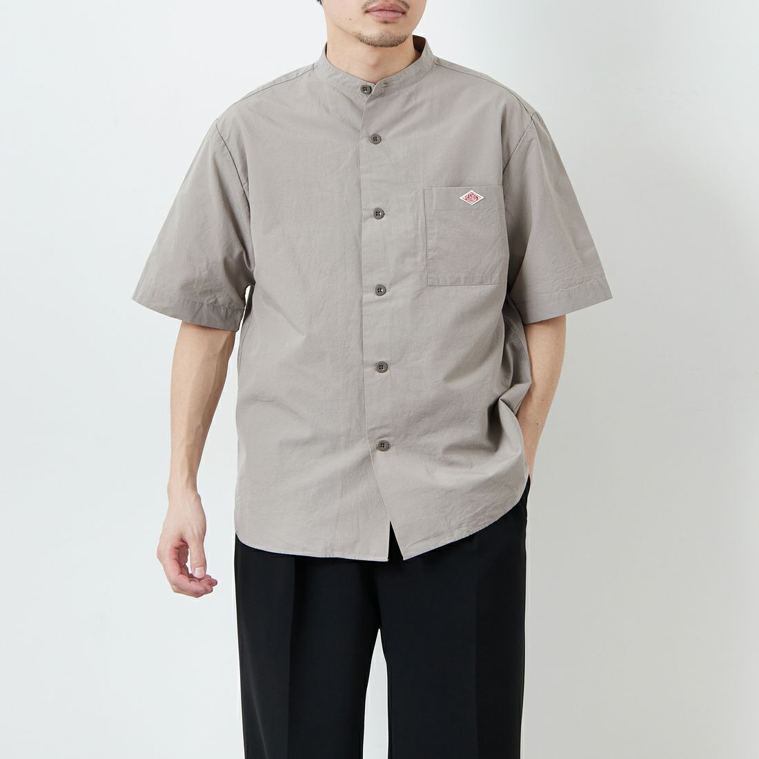 DANTON [ダントン] コットンリネン バンドカラーシャツ [JD-3788SCL] GREIGE &&モデル身長：168cm 着用サイズ：38&&
