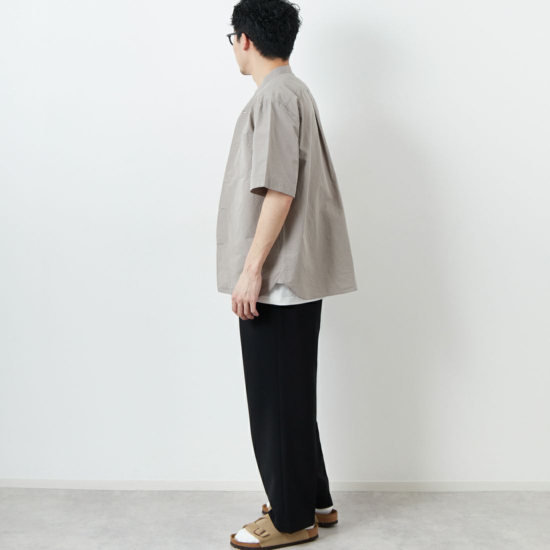 DANTON [ダントン] コットンリネン バンドカラーシャツ [JD-3788SCL] GREIGE &&モデル身長：168cm 着用サイズ：38&&