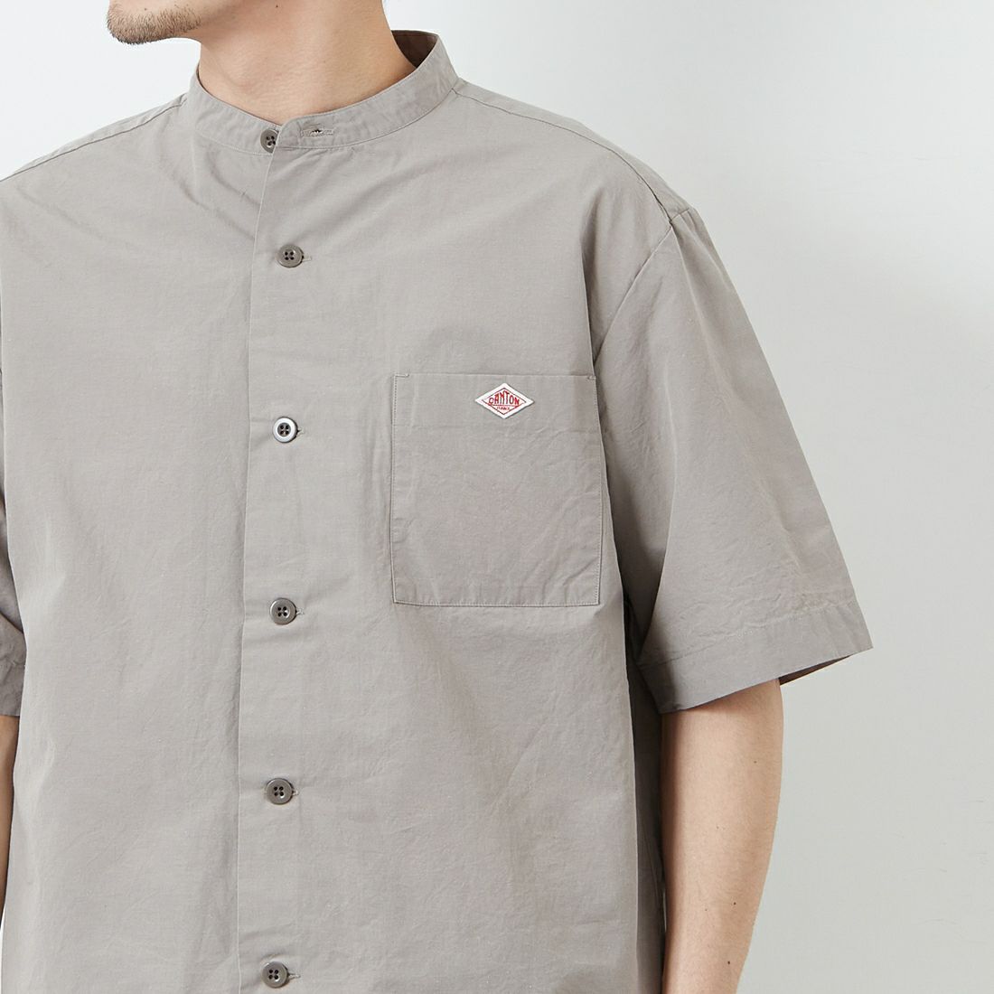 DANTON [ダントン] コットンリネン バンドカラーシャツ [JD-3788SCL] GREIGE &&モデル身長：168cm 着用サイズ：38&&