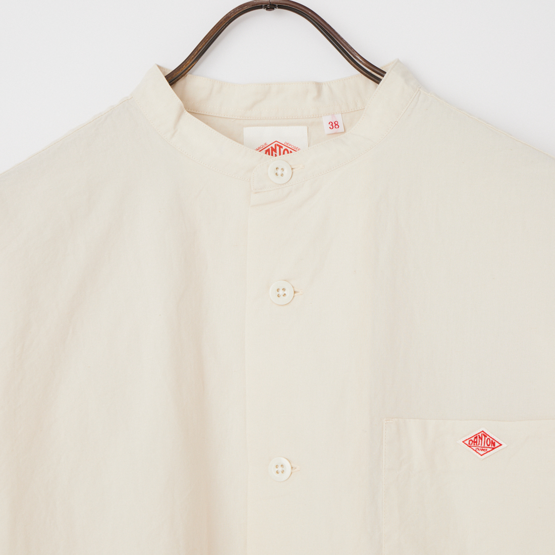 DANTON [ダントン] コットンリネン バンドカラーシャツ [JD-3788SCL] GREIGE &&モデル身長：168cm 着用サイズ：38&&