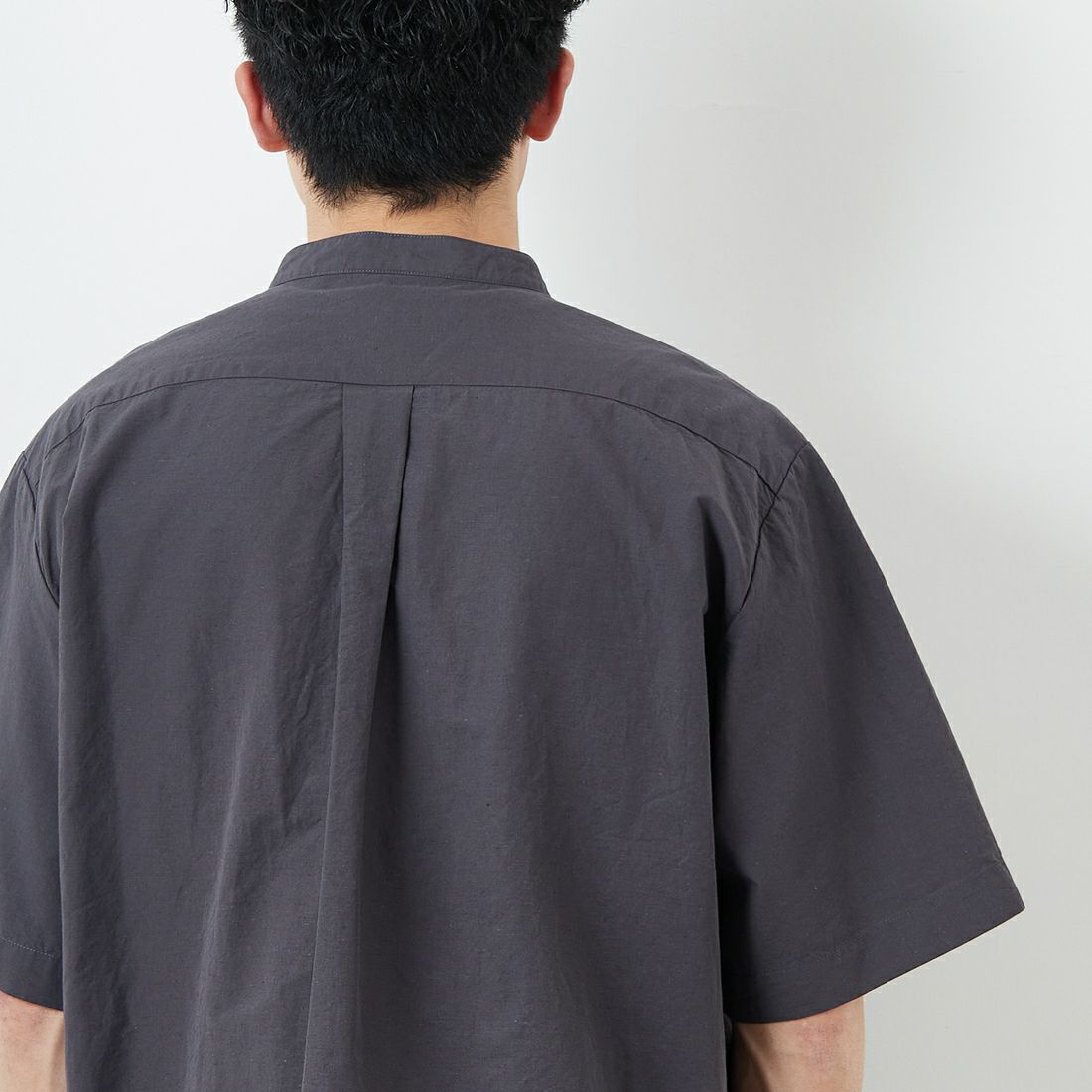 DANTON [ダントン] コットンリネン バンドカラーシャツ [JD-3788SCL] CHARCOAL &&モデル身長：168cm 着用サイズ：40&&