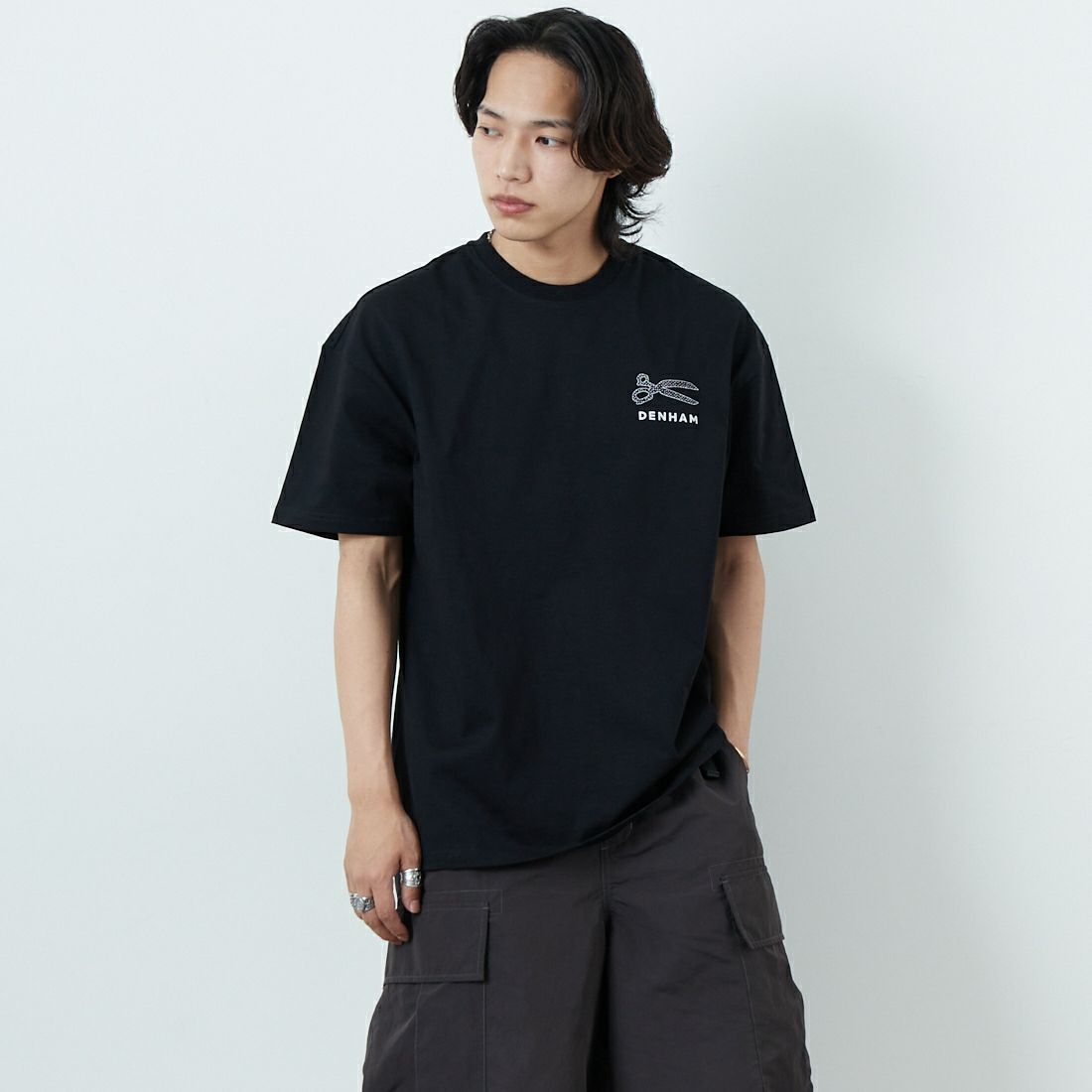 DENHAM [デンハム] ショートスリーブTシャツ [WEAR-BETTER-BOX-TEE] BLACK &&モデル身長：179cm 着用サイズ：M&&