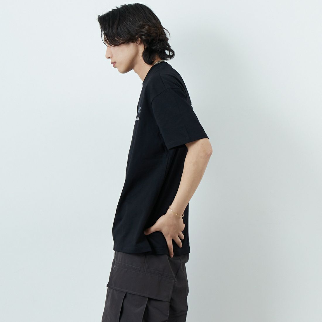 DENHAM [デンハム] ショートスリーブTシャツ [WEAR-BETTER-BOX-TEE] BLACK &&モデル身長：179cm 着用サイズ：M&&