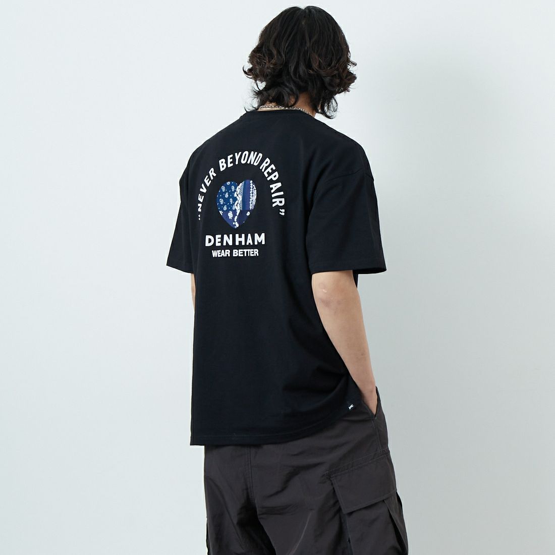 DENHAM [デンハム] ショートスリーブTシャツ [WEAR-BETTER-BOX-TEE] BLACK &&モデル身長：179cm 着用サイズ：M&&