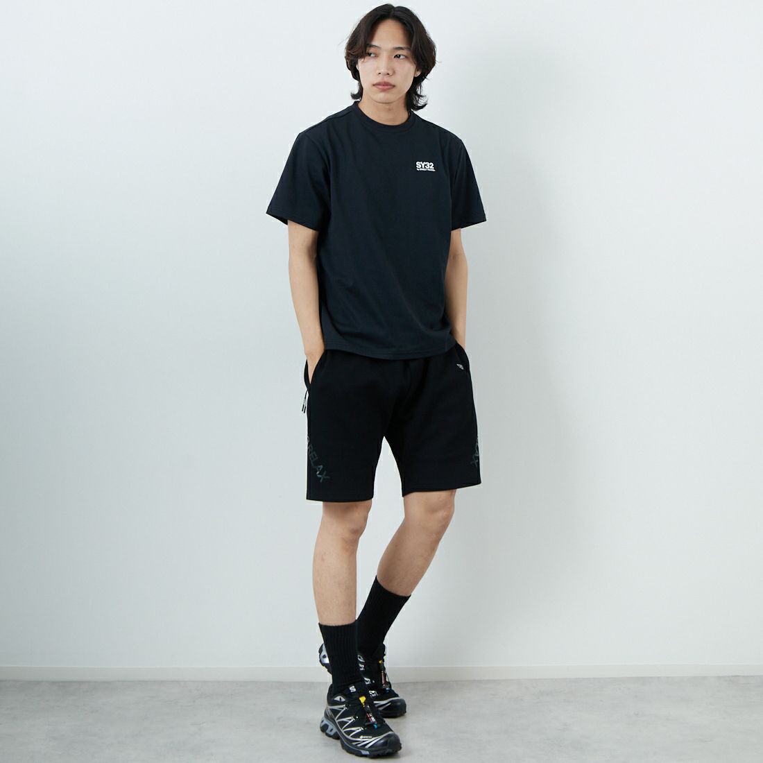 SY32 [エスワイサーティトゥ] べーシックロゴテープTシャツ [15053] BLACK &&モデル身長：179cm 着用サイズ：M&&