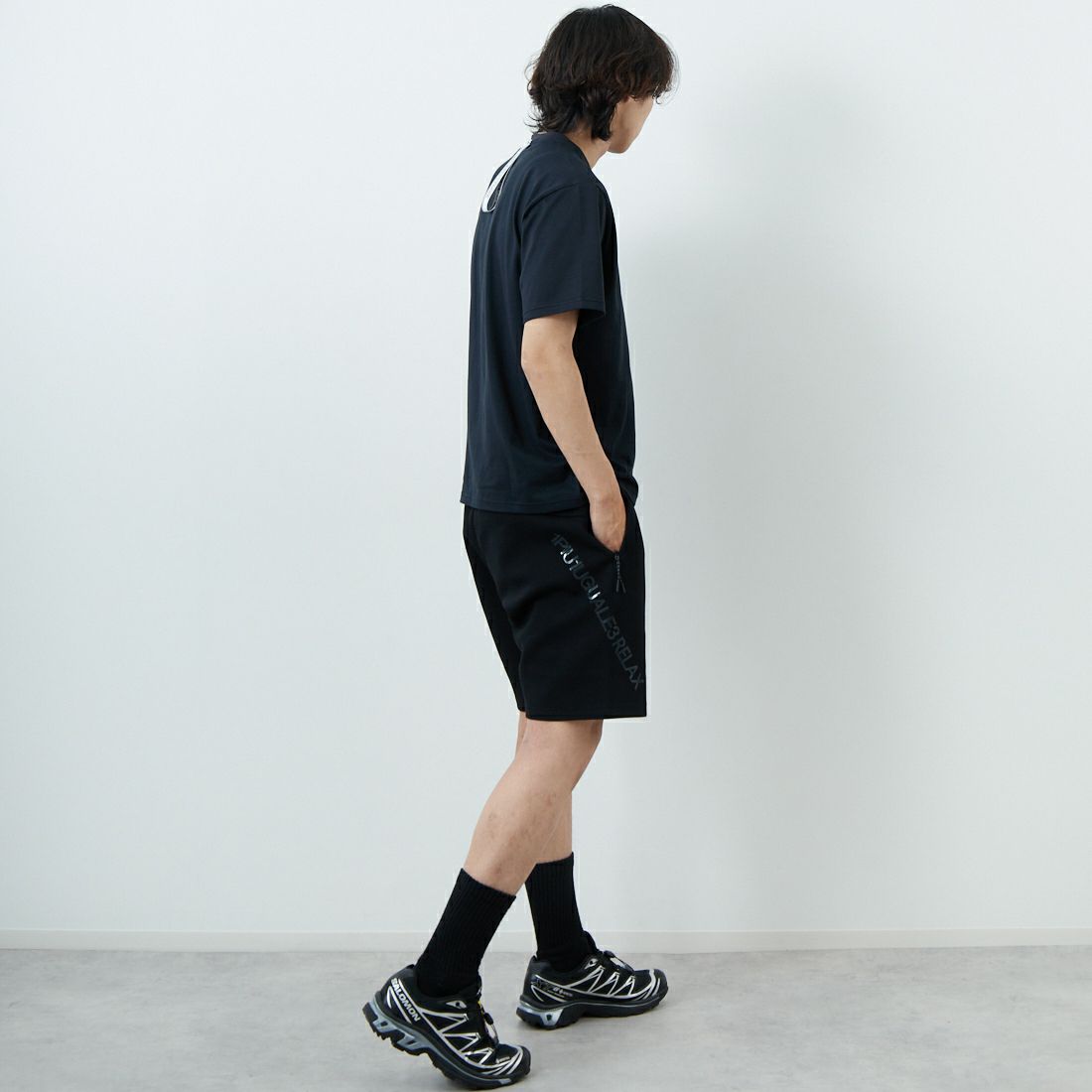SY32 [エスワイサーティトゥ] べーシックロゴテープTシャツ [15053] BLACK &&モデル身長：179cm 着用サイズ：M&&