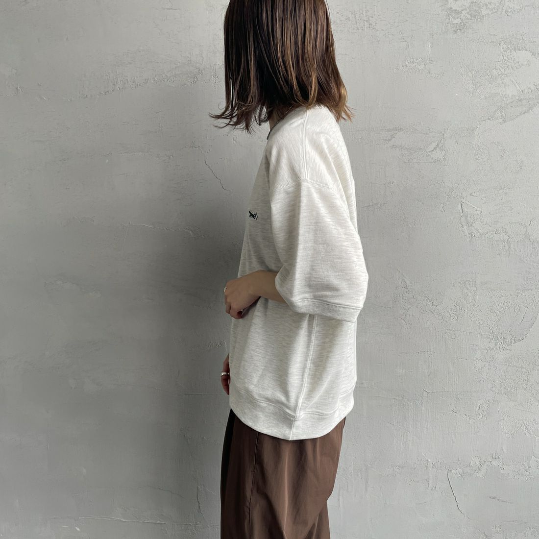THE FOX [ザフォックス] 別注 ワンポイントロゴワッペン ミニ裏毛 WガゼットTシャツ [JFU25SS-12-JF] LT.GRAY &&モデル身長：158cm 着用サイズ：S&&