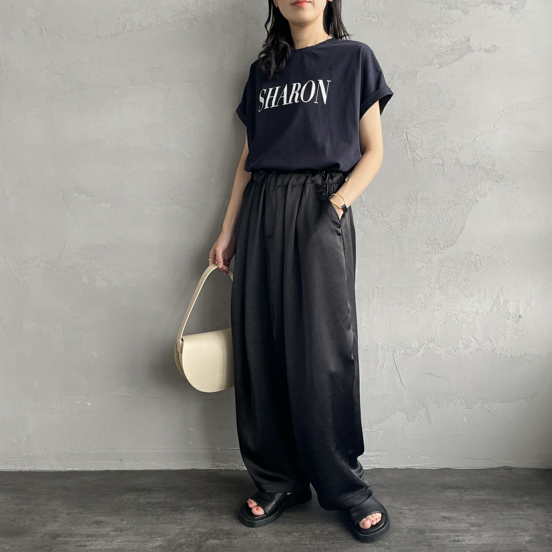 mizuiro ind [ミズイロインド] サテンワイドカーゴパンツ [2-260086] 99 BLACK &&モデル身長：160cm 着用サイズ：2&&