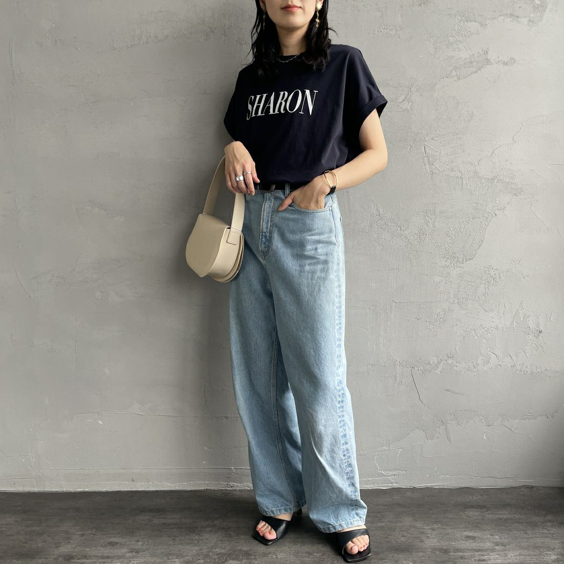 MICA&DEAL [マイカアンドディール] SHARON プリントTシャツ [0125209101] NAVY &&モデル身長：160cm 着用サイズ：38&&