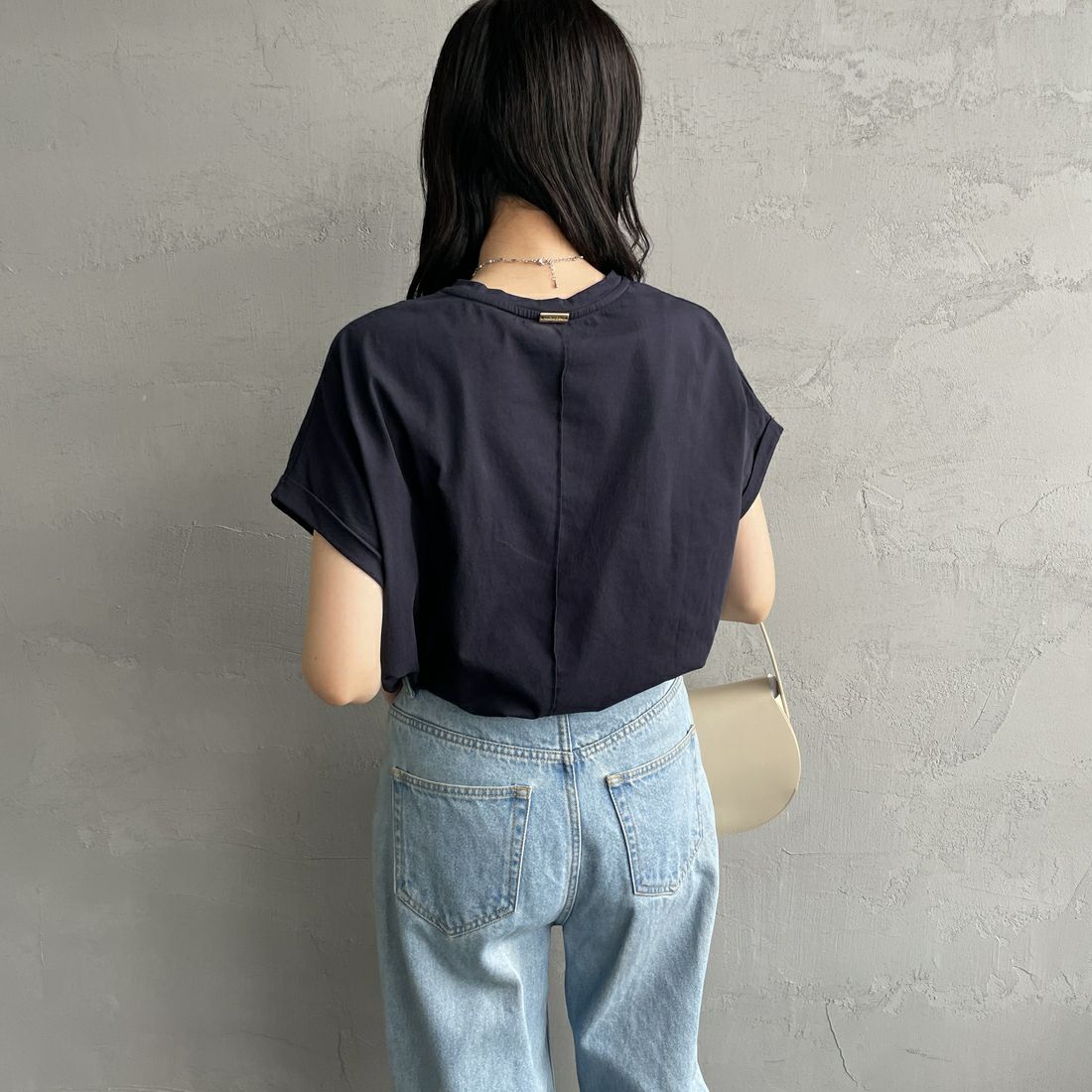 MICA&DEAL [マイカアンドディール] SHARON プリントTシャツ [0125209101] NAVY &&モデル身長：160cm 着用サイズ：38&&
