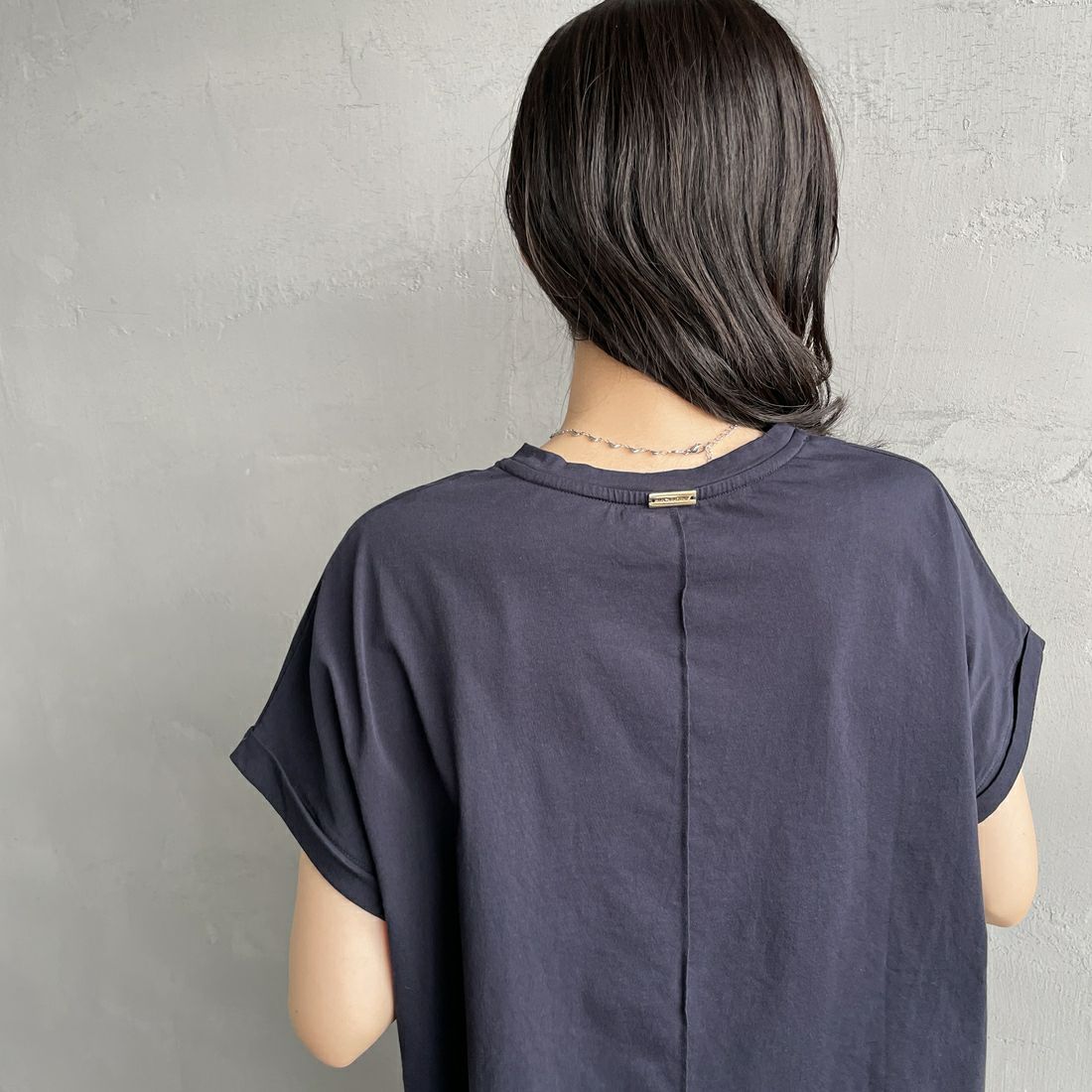MICA&DEAL [マイカアンドディール] SHARON プリントTシャツ [0125209101] NAVY &&モデル身長：160cm 着用サイズ：38&&