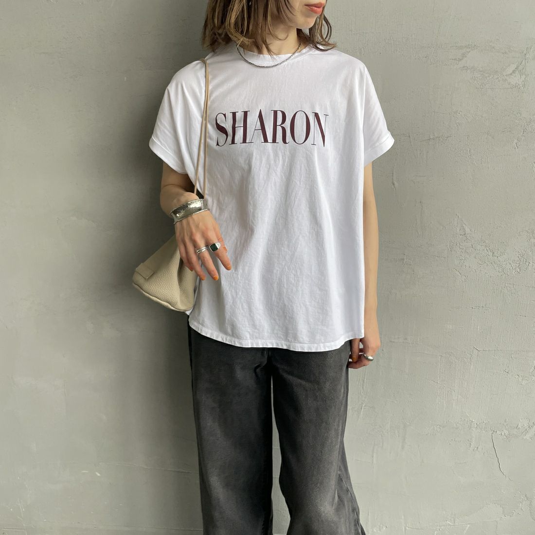 MICA&DEAL [マイカアンドディール] SHARON プリントTシャツ [0125209101] WHITE &&モデル身長：158cm 着用サイズ：38&&