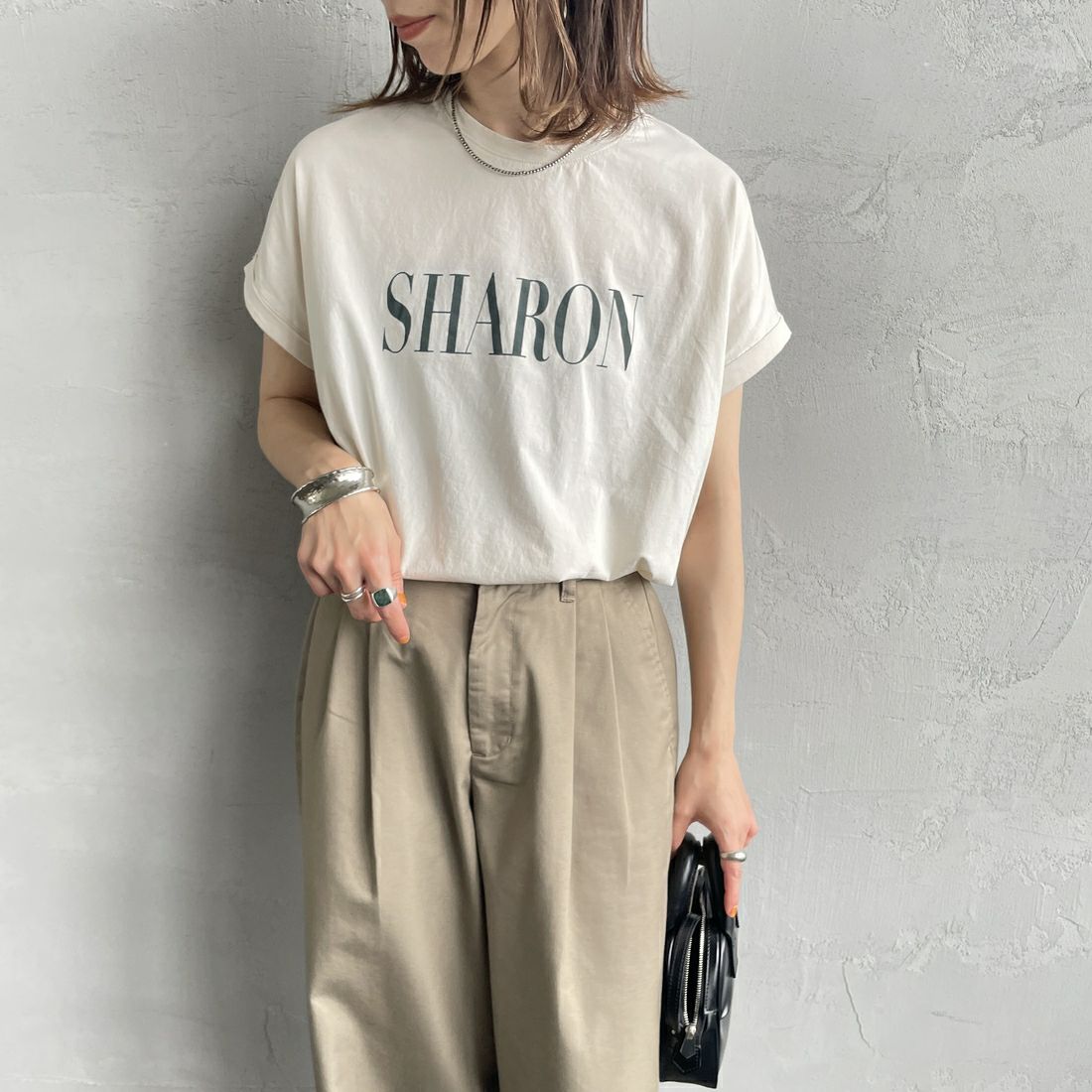 MICA&DEAL [マイカアンドディール] SHARON プリントTシャツ [0125209101] L/BEIGE &&モデル身長：158cm 着用サイズ：38&&