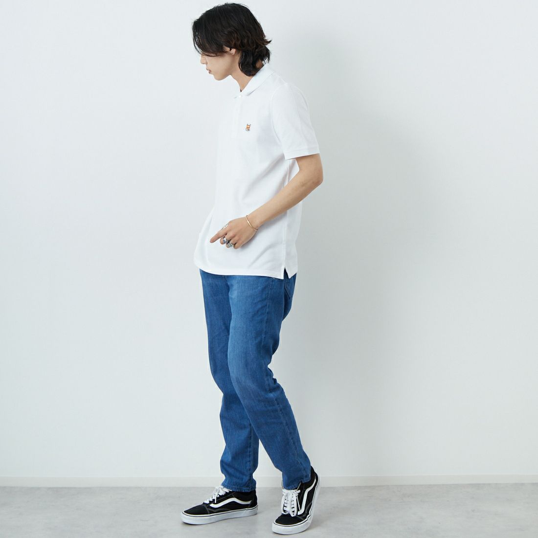 MAISON KITSUNE [メゾン キツネ] フォックスヘッド パッチ レギュラー ポロ [LM00208KJ7002] P100 WHITE &&モデル身長：179cm 着用サイズ：M&&