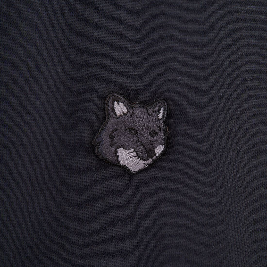 MAISON KITSUNE [メゾン キツネ] ボールド フォックスヘッド パッチ コンフォート Tシャツ [MM00127KJ0118] P199 BLACK