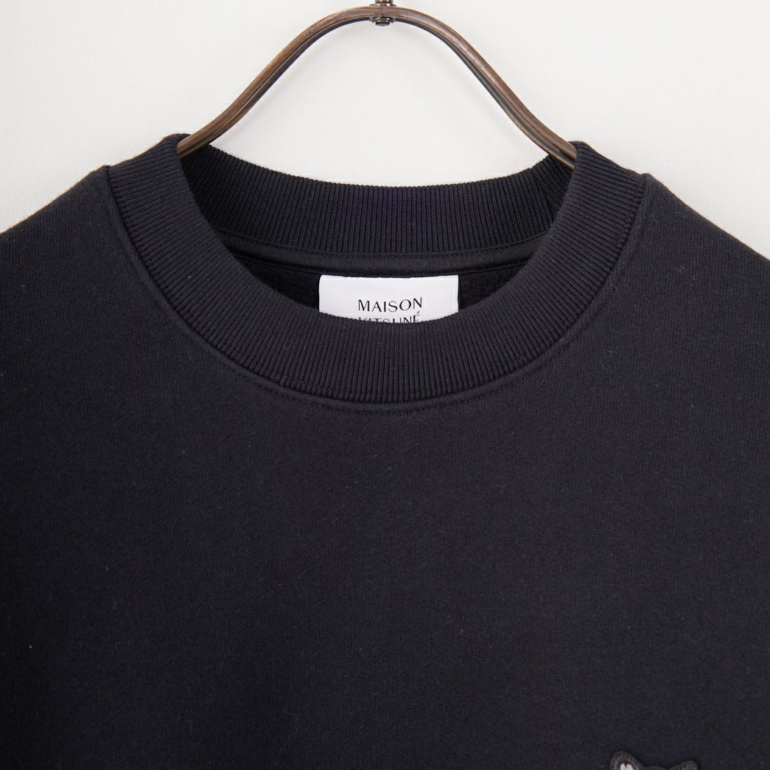 MAISON KITSUNE [メゾン キツネ] ボールド フォックスヘッド パッチ コンフォート スウェットシャツ [MM00316KM0307] P199 BLACK