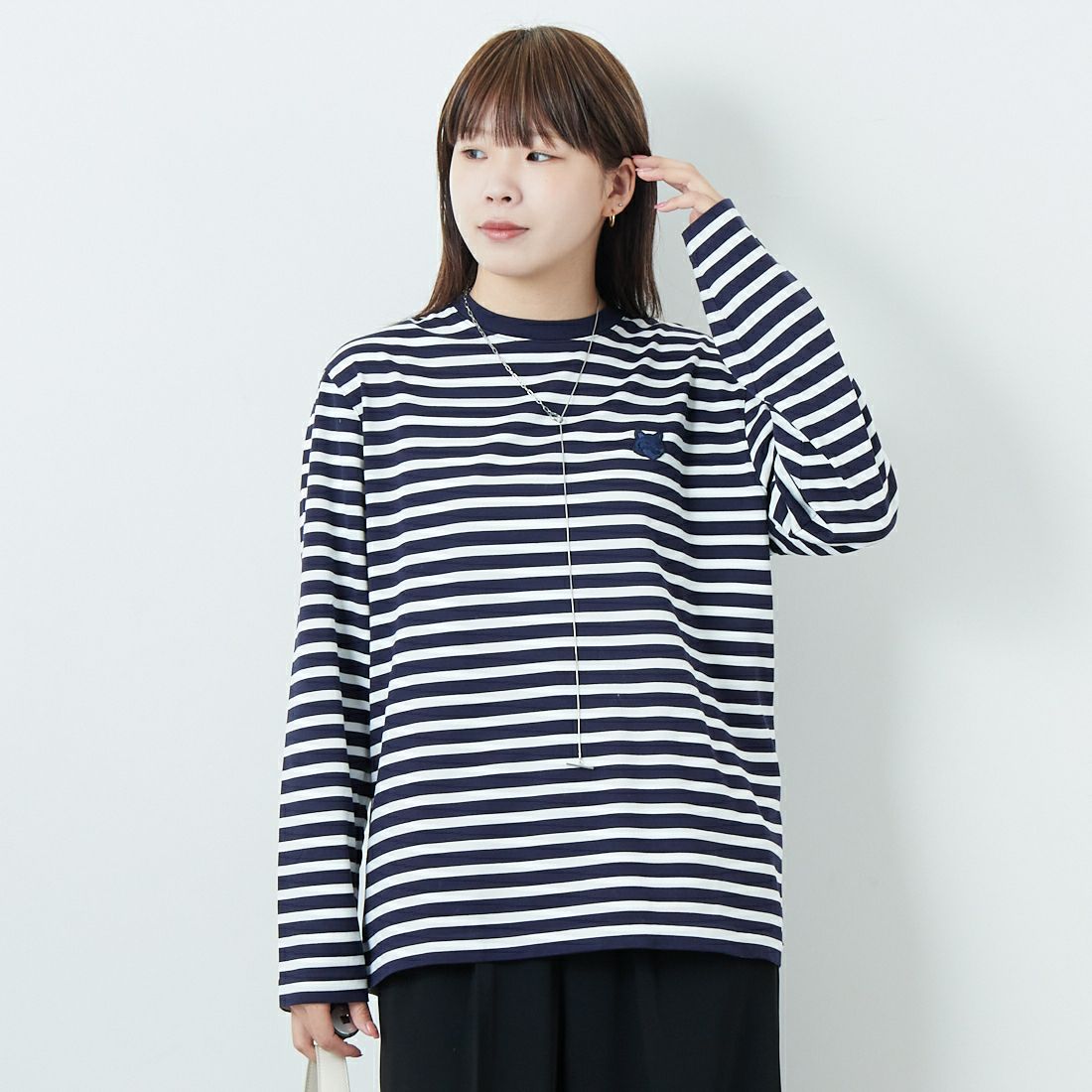 MAISON KITSUNE [メゾン キツネ] ボールド フォックスヘッド パッチ コンフォート マリン Tシャツ [OM00125KJ0044] S481 NVY S &&モデル身長：167cm 着用サイズ：XS&&