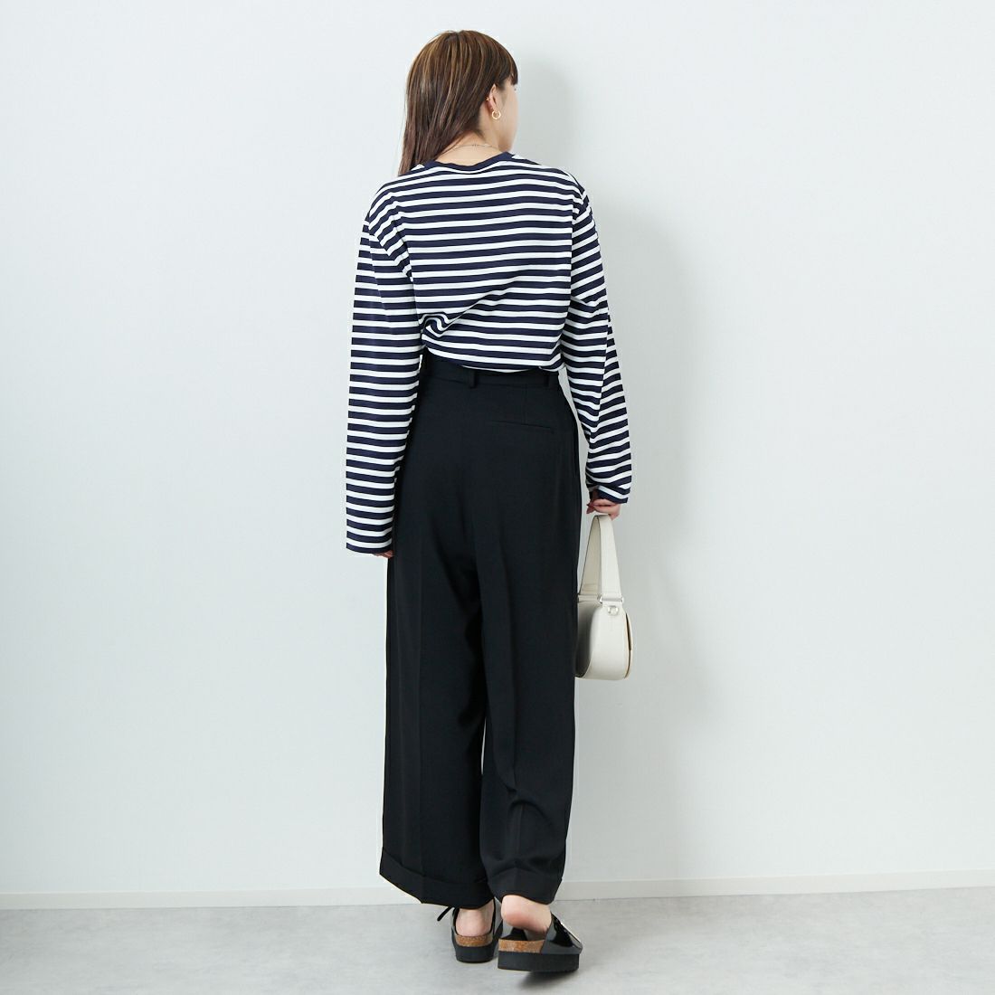 MAISON KITSUNE [メゾン キツネ] ボールド フォックスヘッド パッチ コンフォート マリン Tシャツ [OM00125KJ0044] S481 NVY S &&モデル身長：167cm 着用サイズ：XS&&