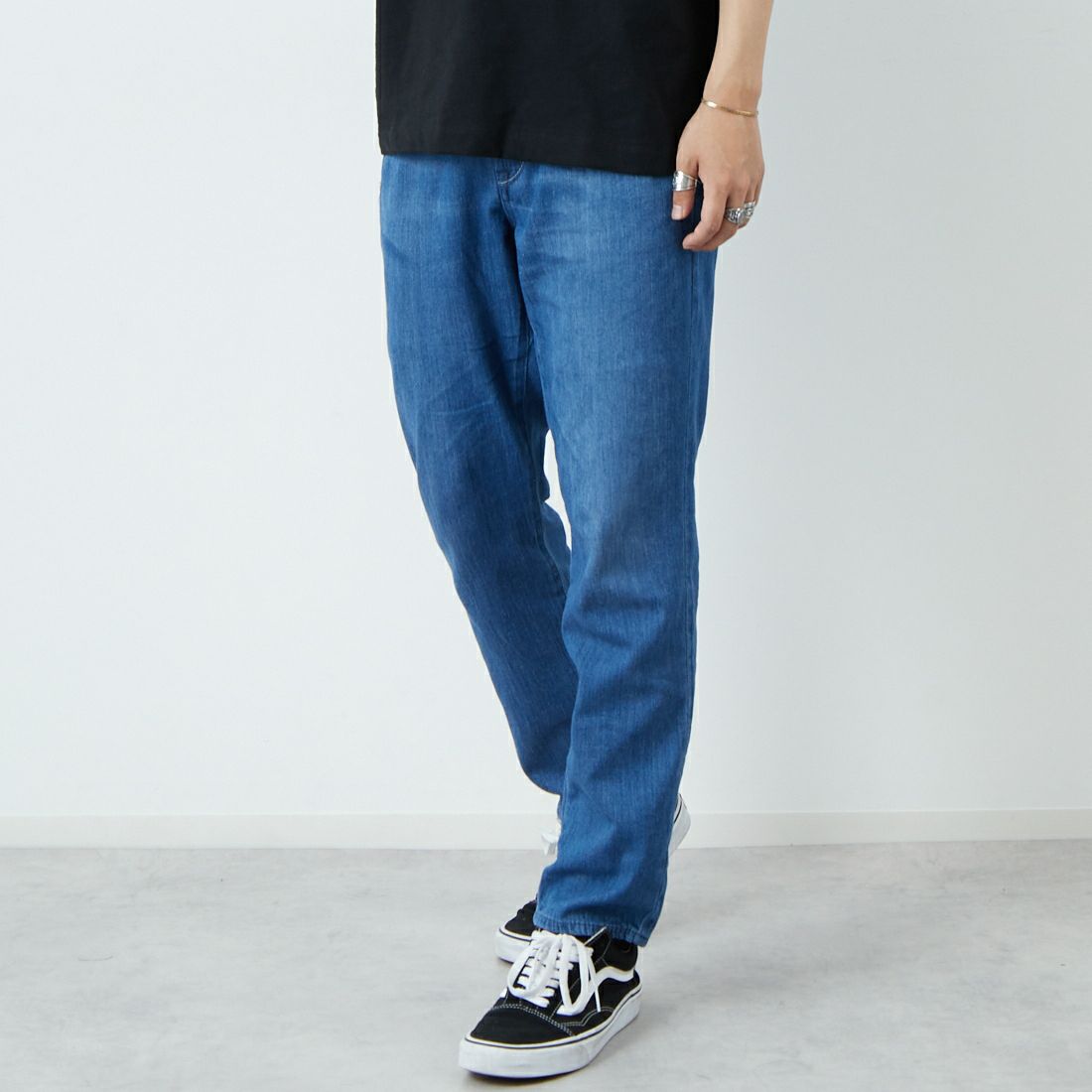 YANUK [ヤヌーク] リゾートジーンズ [57251104] UBL &&モデル身長：179cm 着用サイズ：L&&