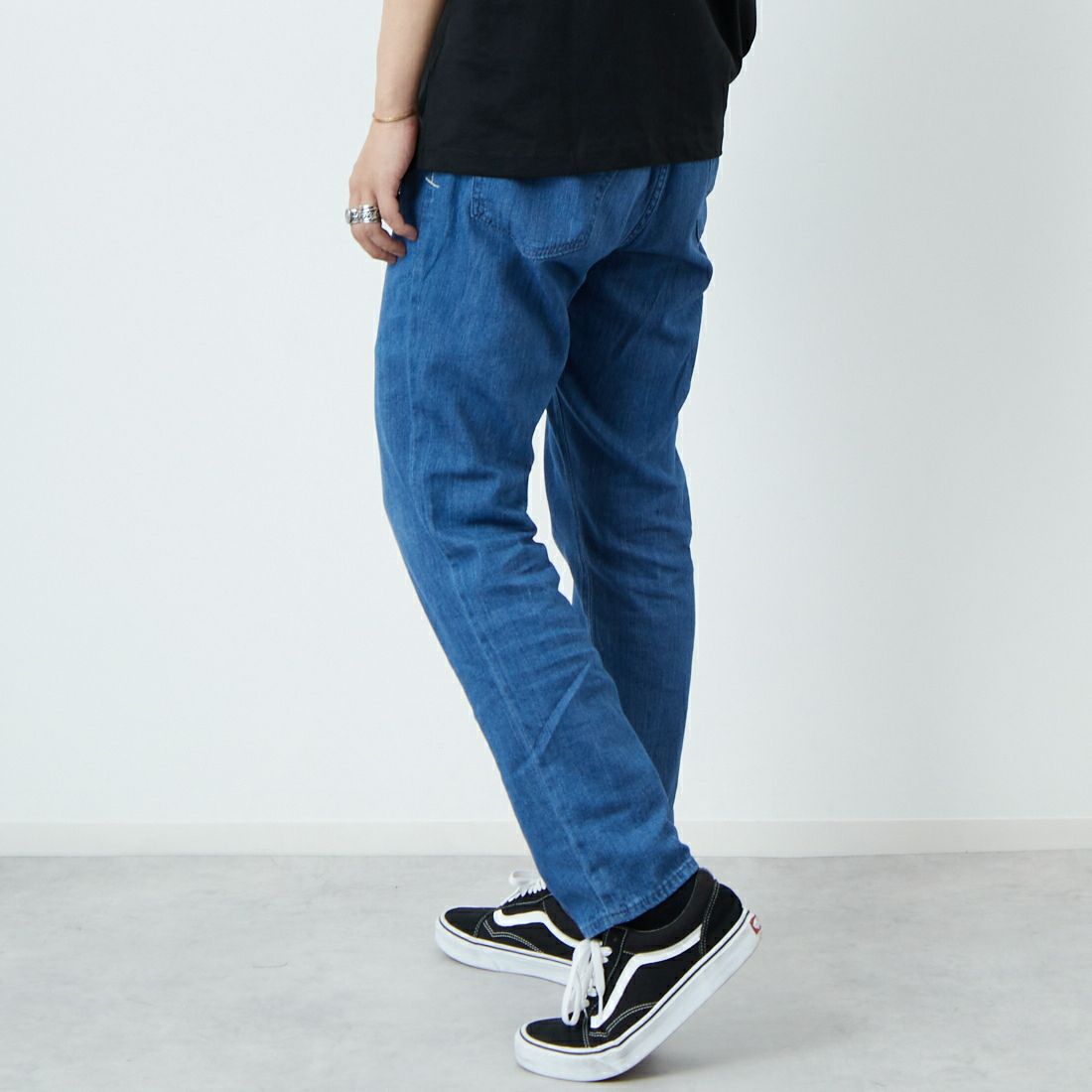 YANUK [ヤヌーク] リゾートジーンズ [57251104] UBL &&モデル身長：179cm 着用サイズ：L&&
