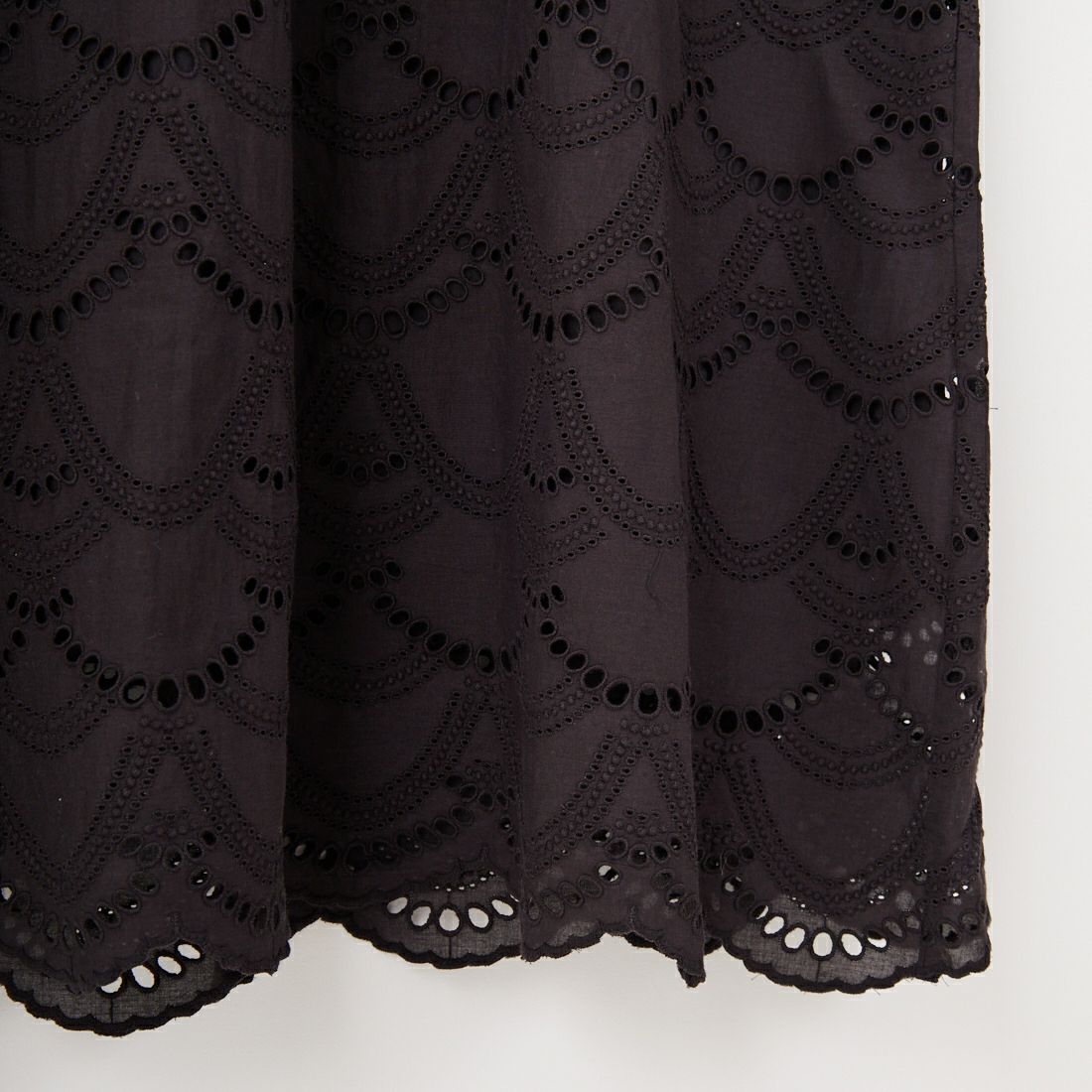 ne Quittez pas [ヌキテパ] コットンボイル ヘムラ刺繍ワンピース [010400CB1] 09 BLACK