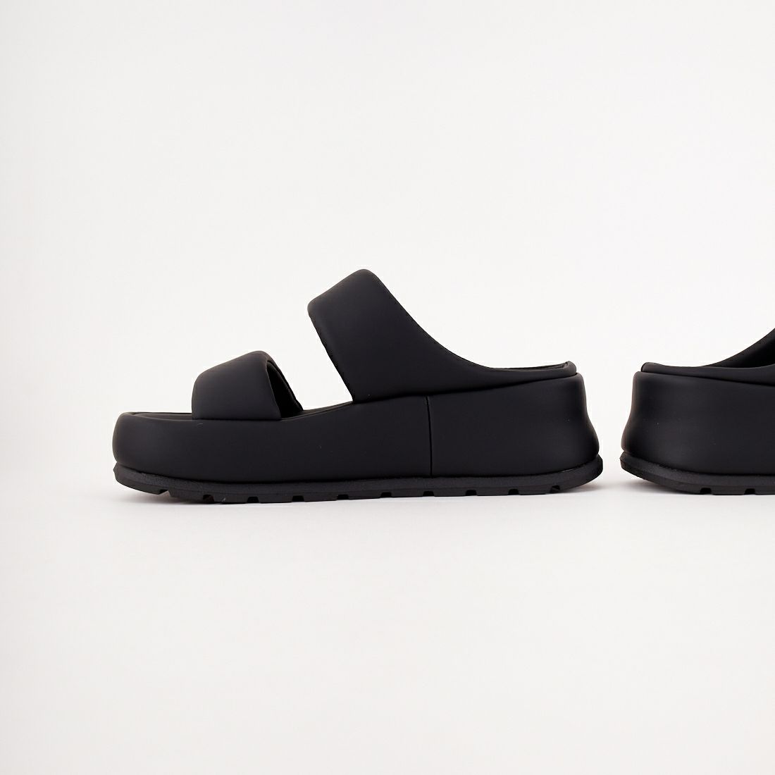 MOHI [モヒ] 2ストラップ厚底サンダル [GU3-23-038-PU] BLACK/BLAC