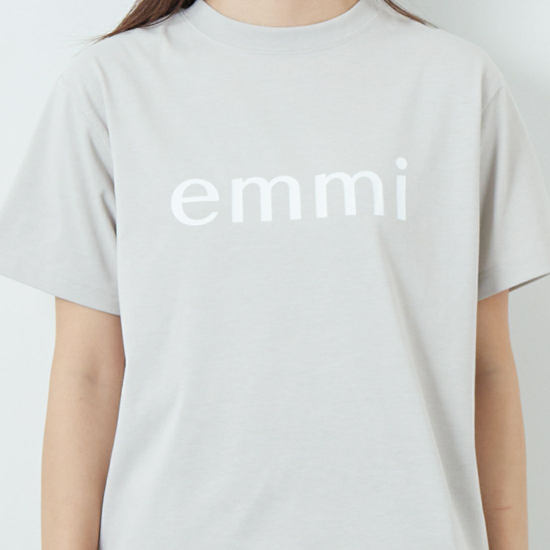 emmi [エミ] エコemmiロゴTシャツ [13WCT251061] BEG &&モデル身長：167cm 着用サイズ：F&&