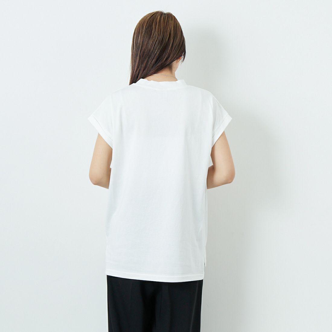 MARGAUX [マルゴー] コード刺繍Tシャツ [MG-CT-25061-S] OFF/OFF &&モデル身長：167cm 着用サイズ：F&&