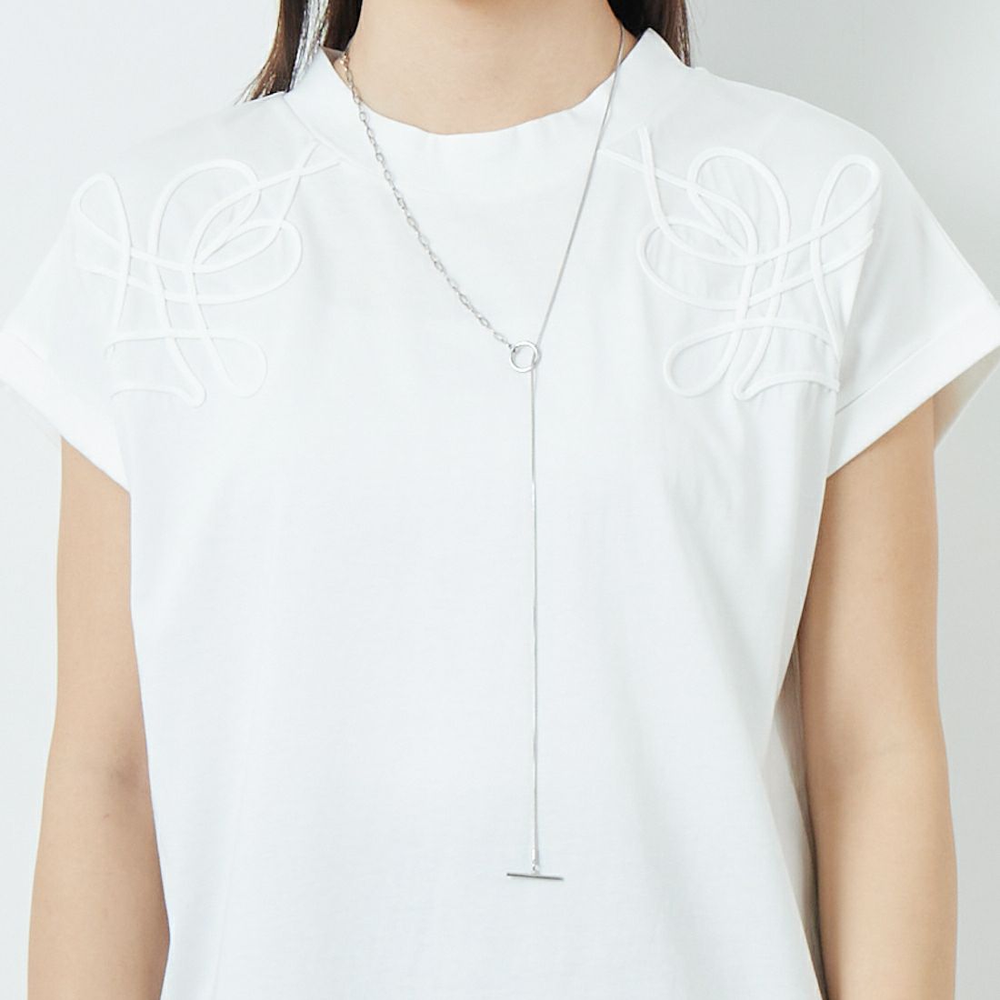 MARGAUX [マルゴー] コード刺繍Tシャツ [MG-CT-25061-S] OFF/OFF &&モデル身長：167cm 着用サイズ：F&&