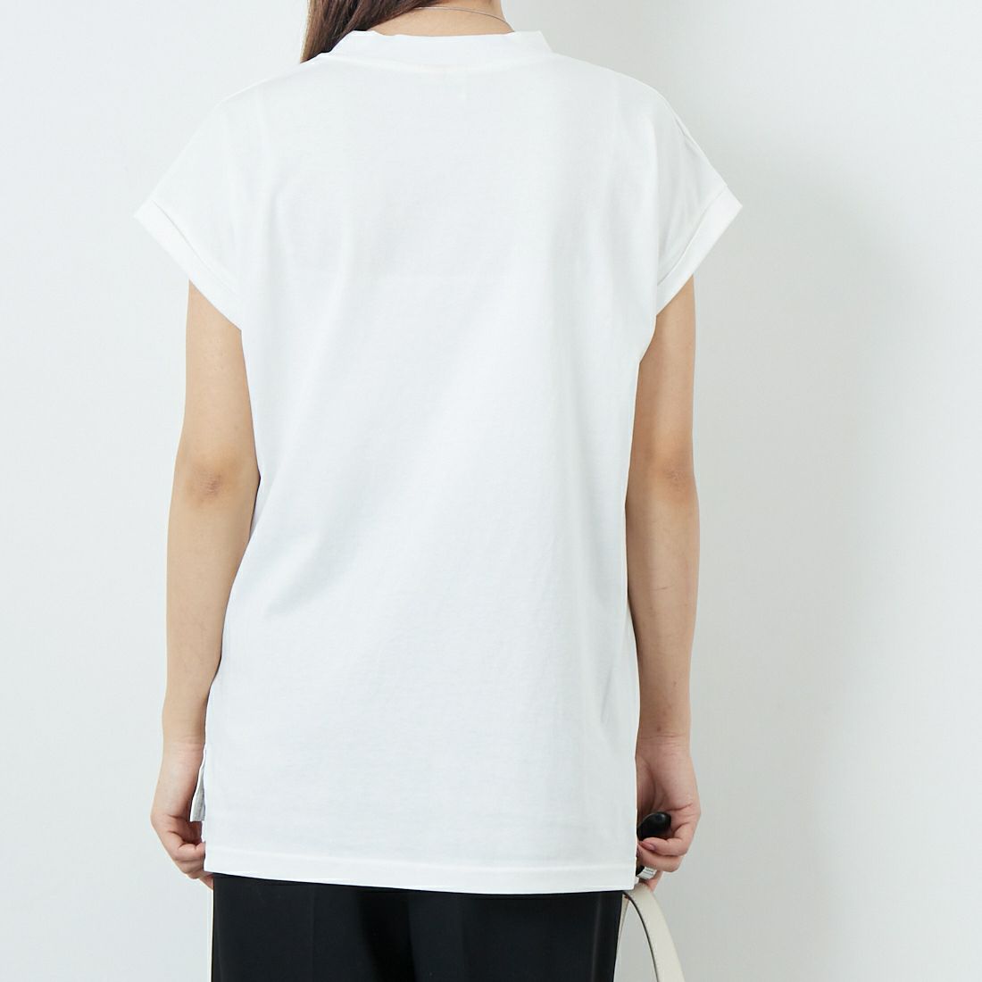 Margaux vintage [マルゴーヴィンテージ] コード刺繍Tシャツ [MG-CT-25061-S] OFF/OFF &&モデル身長：167cm 着用サイズ：F&&