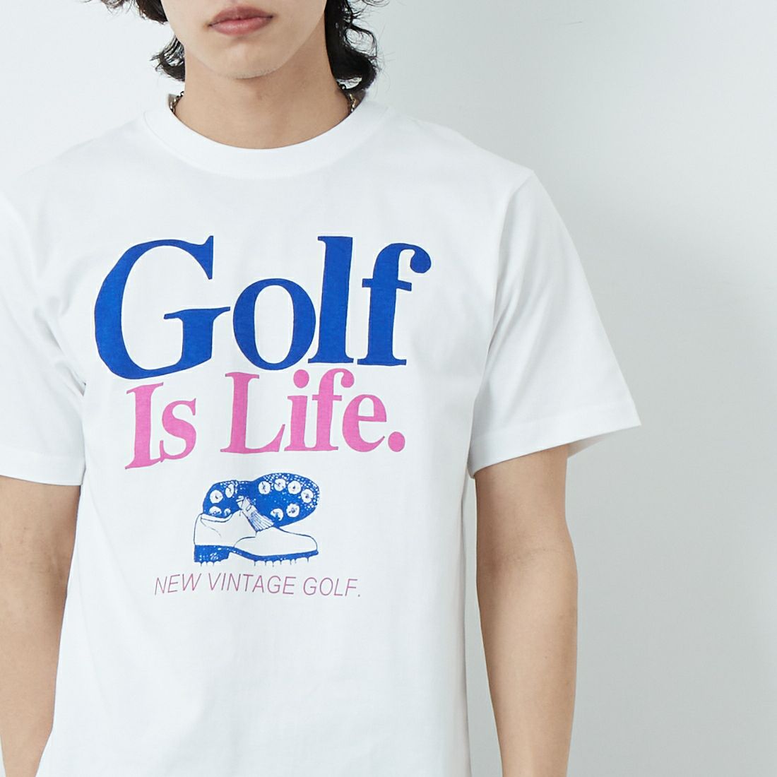 NEW VINTAGE GOLF [ニュービンテージゴルフ] GOLF IS LIFE ショートスリーブTシャツ [NVG-0301] WHITE &&モデル身長：179cm 着用サイズ：M&&
