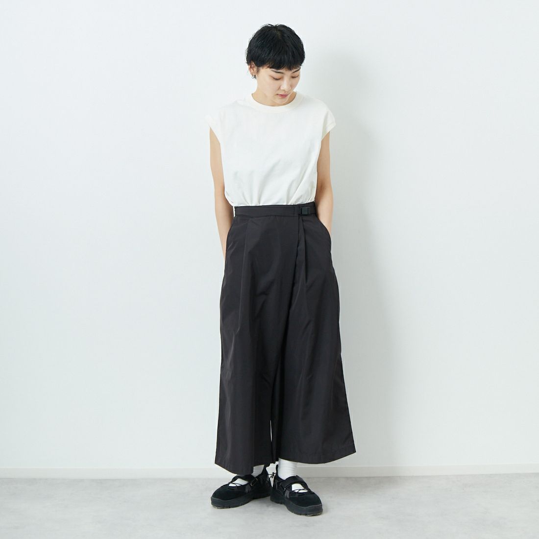THE NORTH FACE PURPLE LABEL [ザ ノースフェイス パープルレーベル] フィールドラップキュロット [N25SC062] K BLACK &&モデル身長：160cm 着用サイズ：WS&&
