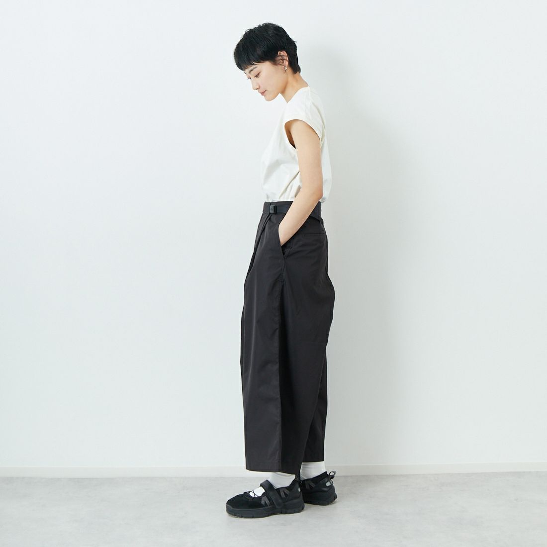 THE NORTH FACE PURPLE LABEL [ザ ノースフェイス パープルレーベル] フィールドラップキュロット [N25SC062] K BLACK &&モデル身長：160cm 着用サイズ：WS&&