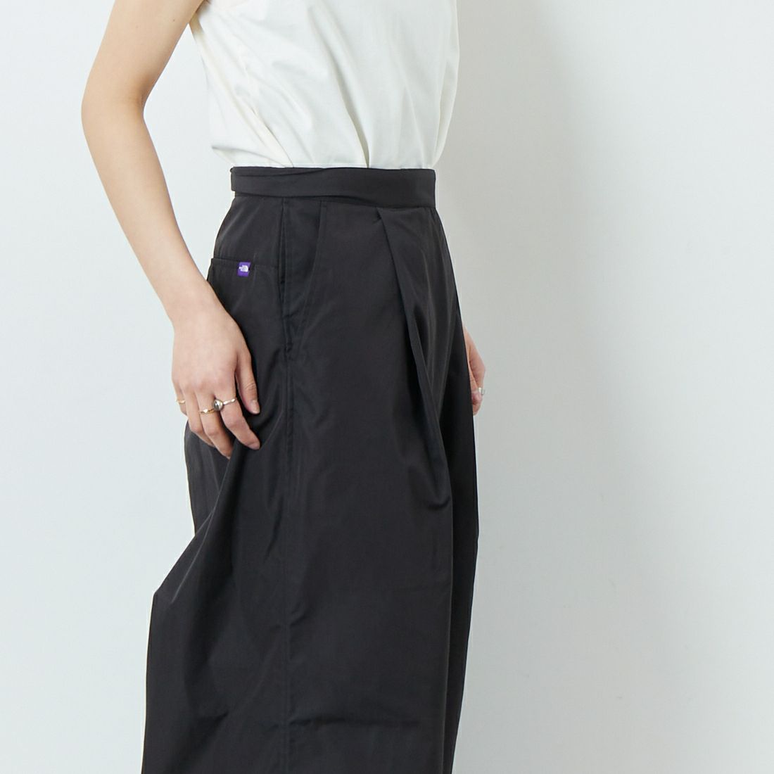 THE NORTH FACE PURPLE LABEL [ザ ノースフェイス パープルレーベル] フィールドラップキュロット [N25SC062] K BLACK &&モデル身長：160cm 着用サイズ：WS&&