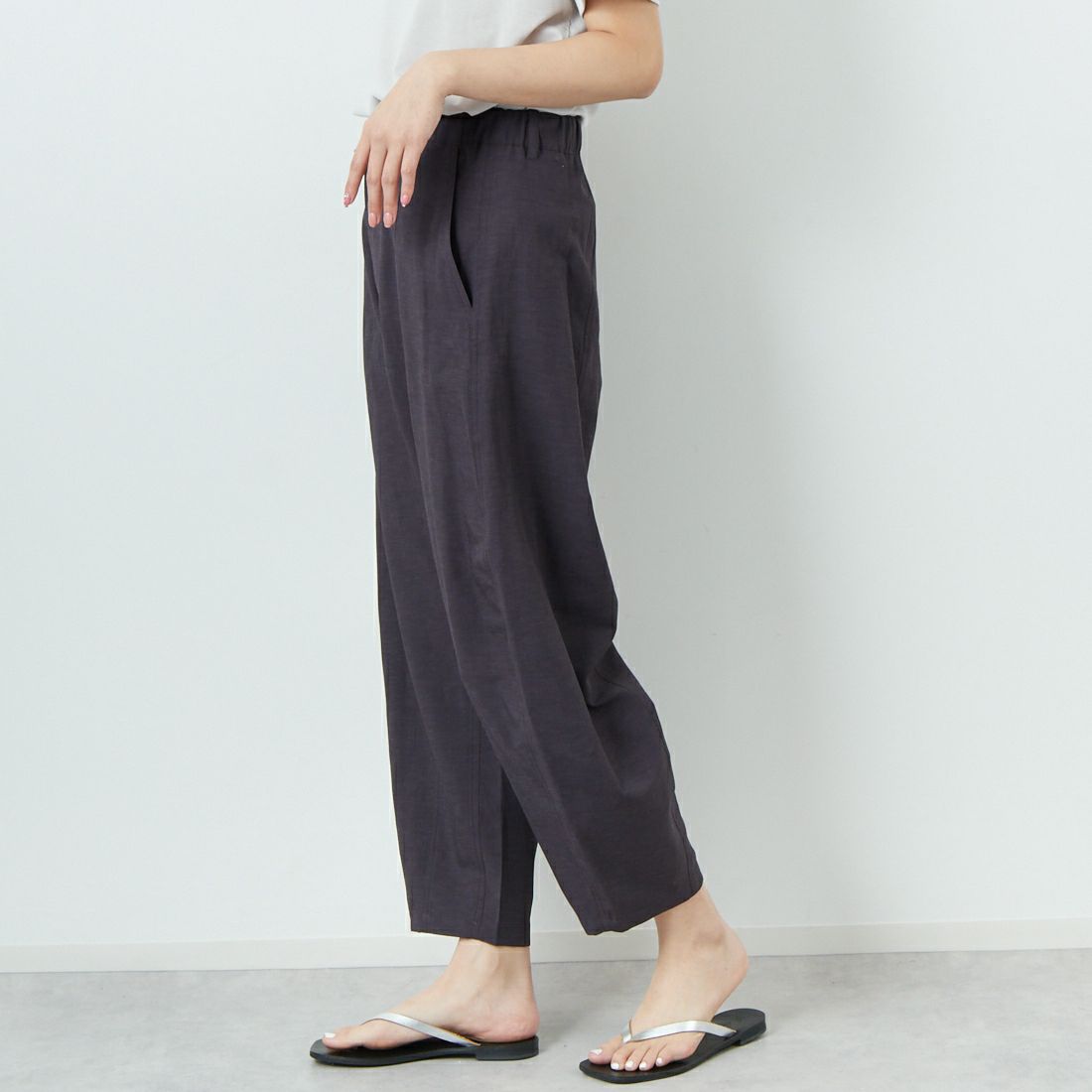 STELLA CIFFON [ステラシフォン] T/Rリネンウェザーパンツ [ST2-25206A] 82 CHARCOA &&モデル身長：167cm 着用サイズ：36&&