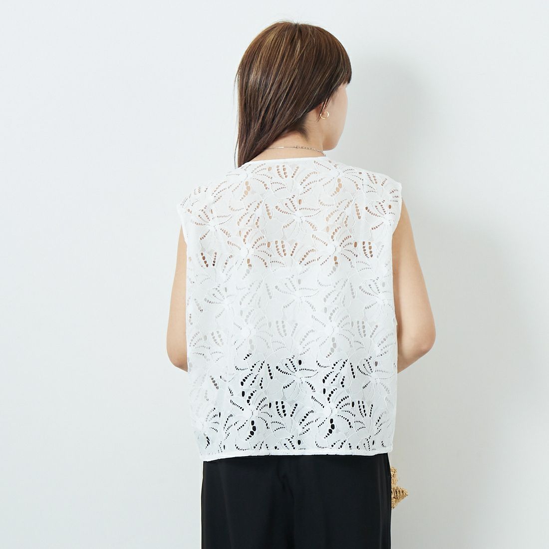 STELLA CIFFON [ステラシフォン] ジャガードレーストップス [ST2-25401B] 02 WHITE &&モデル身長：167cm 着用サイズ：36&&