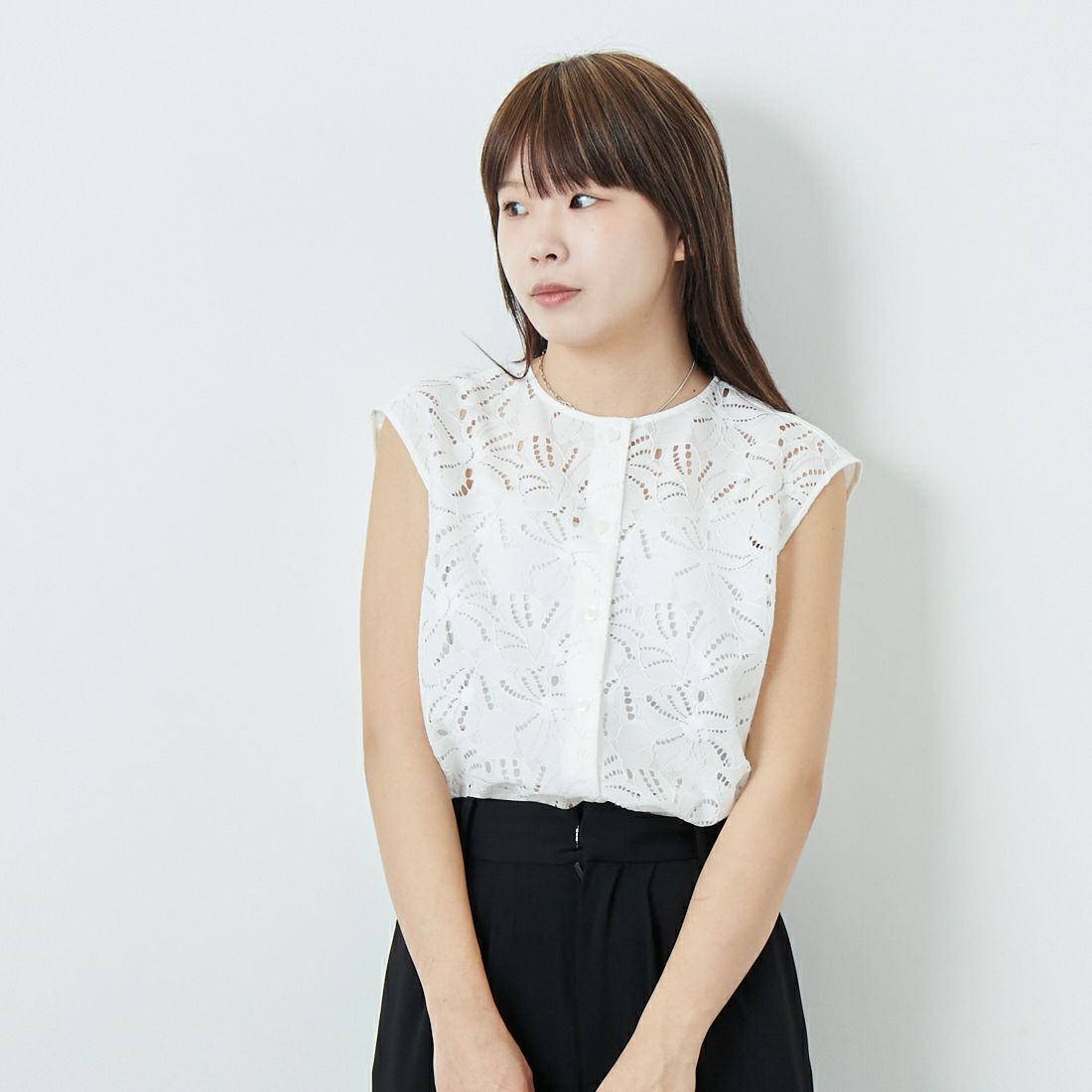 STELLA CIFFON [ステラシフォン] ジャガードレーストップス [ST2-25401B] 02 WHITE &&モデル身長：167cm 着用サイズ：36&&