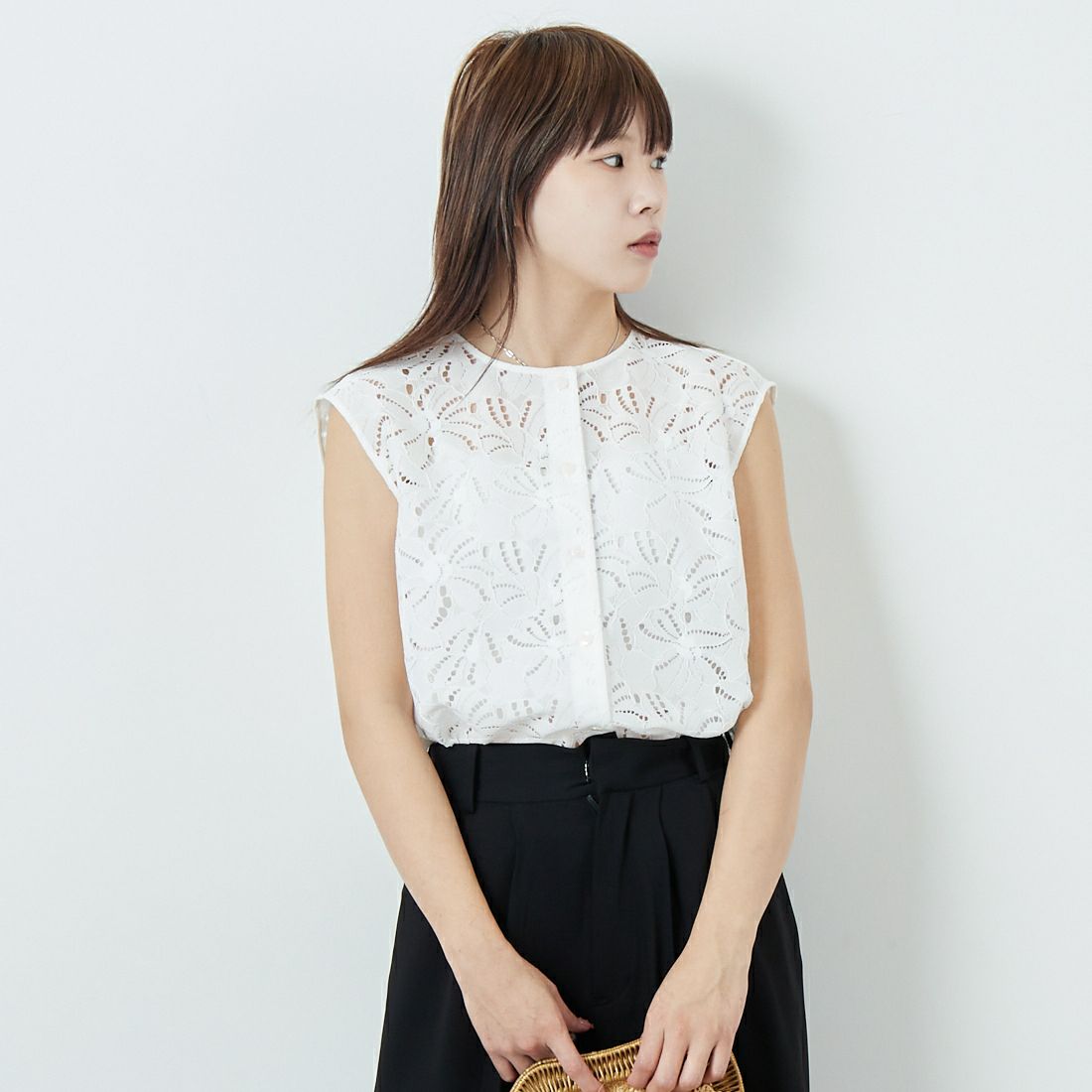 STELLA CIFFON [ステラシフォン] ジャガードレーストップス [ST2-25401B] 02 WHITE &&モデル身長：167cm 着用サイズ：36&&