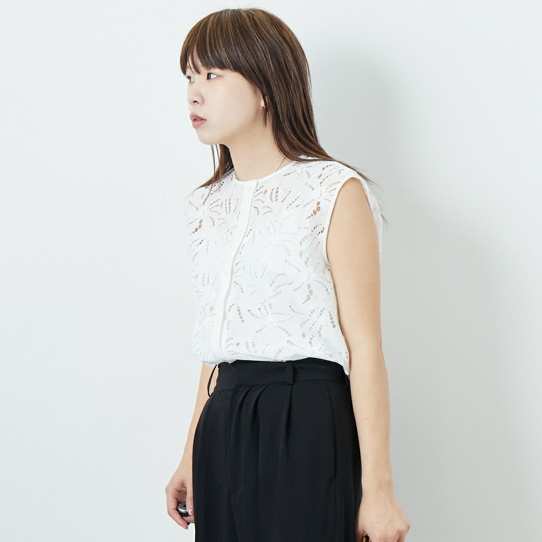 STELLA CIFFON [ステラシフォン] ジャガードレーストップス [ST2-25401B] 02 WHITE &&モデル身長：167cm 着用サイズ：36&&